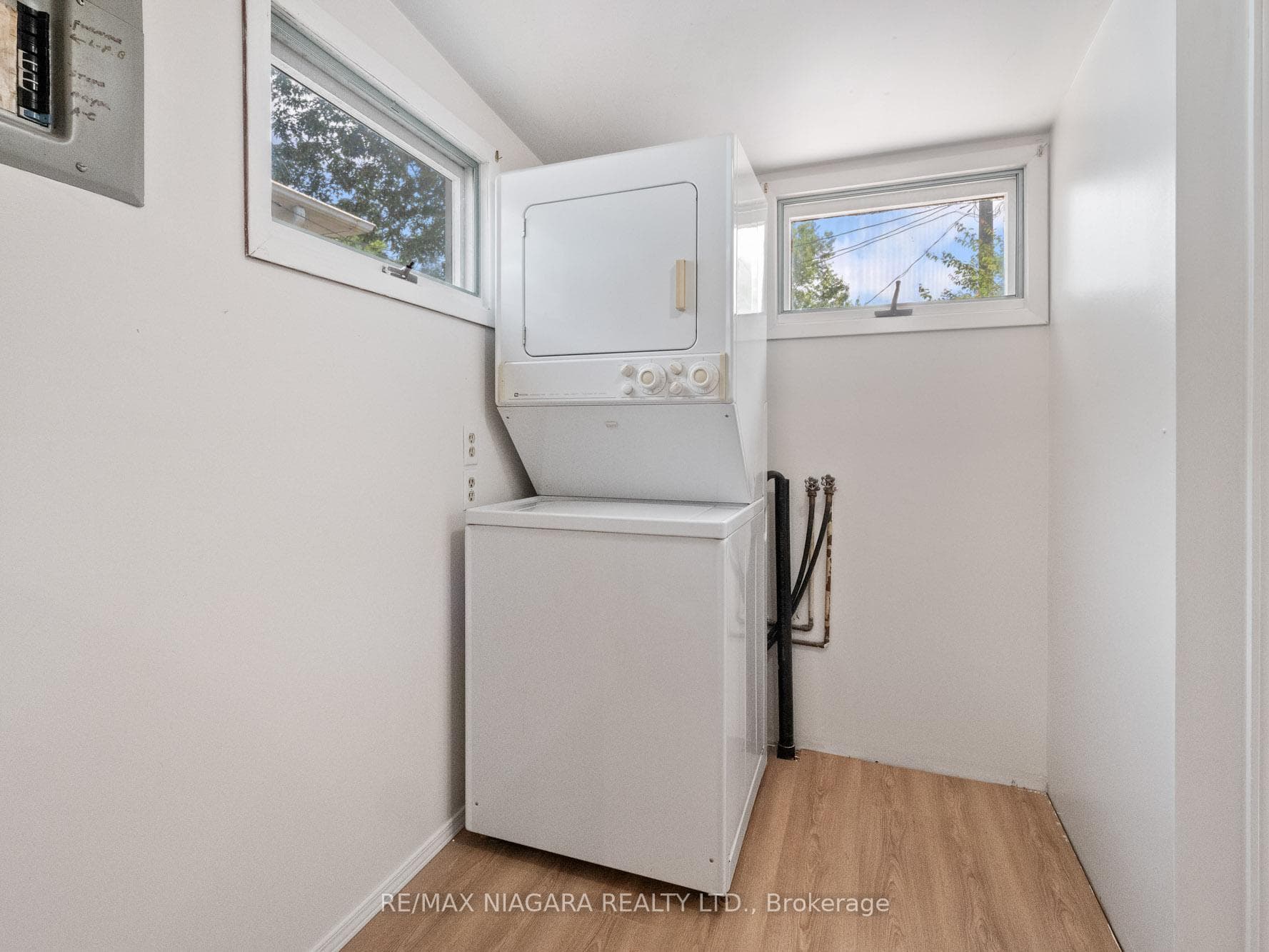 672 Grandview Road photo 23