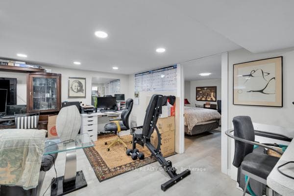 69 Blackburn Avenue photo 39