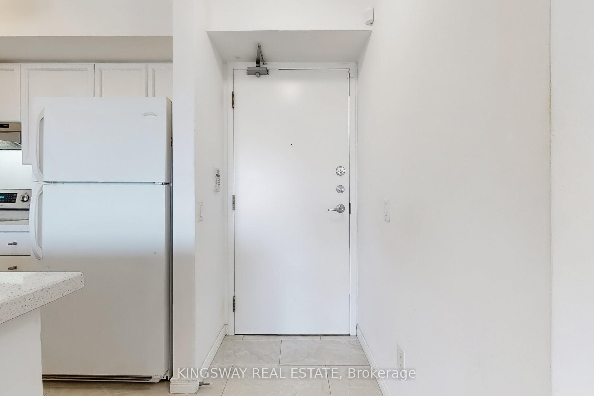 155 Beecroft Road Unit 2007 photo 4