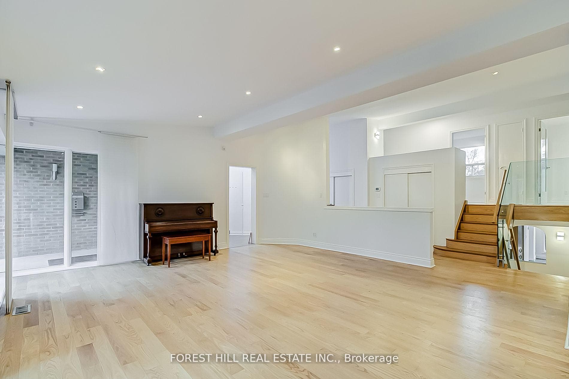 100 Larkfield Drive photo 18