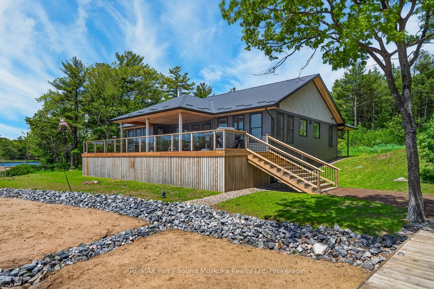 32 A11 Island photo 8
