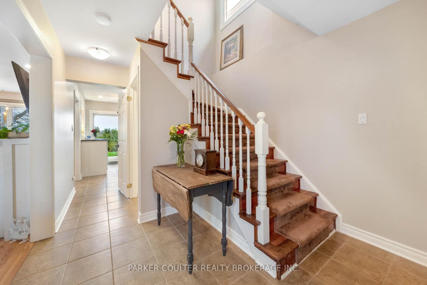 386 Livingstone Street photo 6