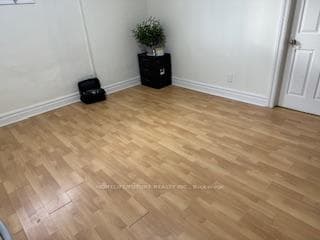 174 Ritson Road Unit 201 photo 2