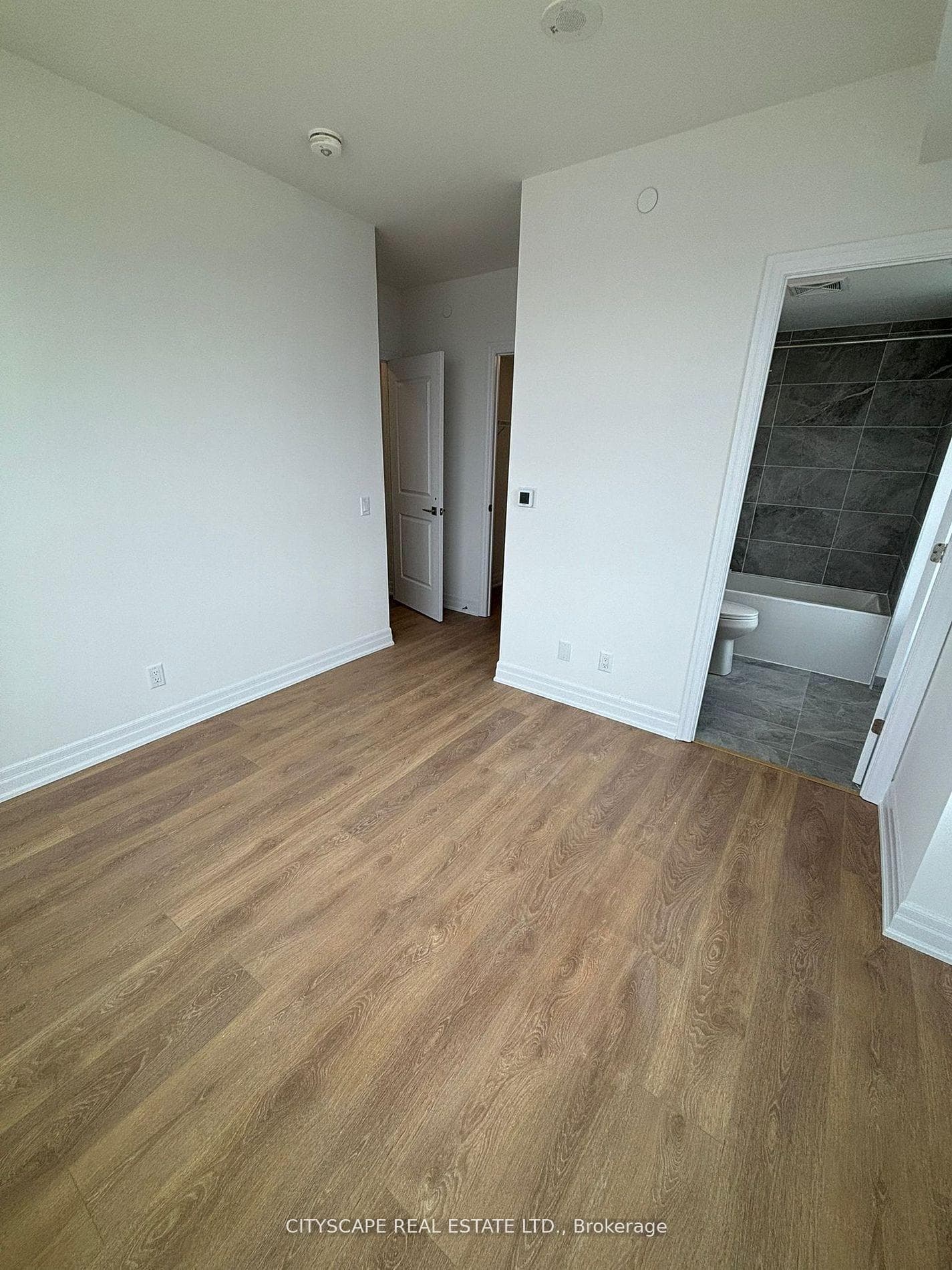 30 Elm Drive Unit 3302 photo 2