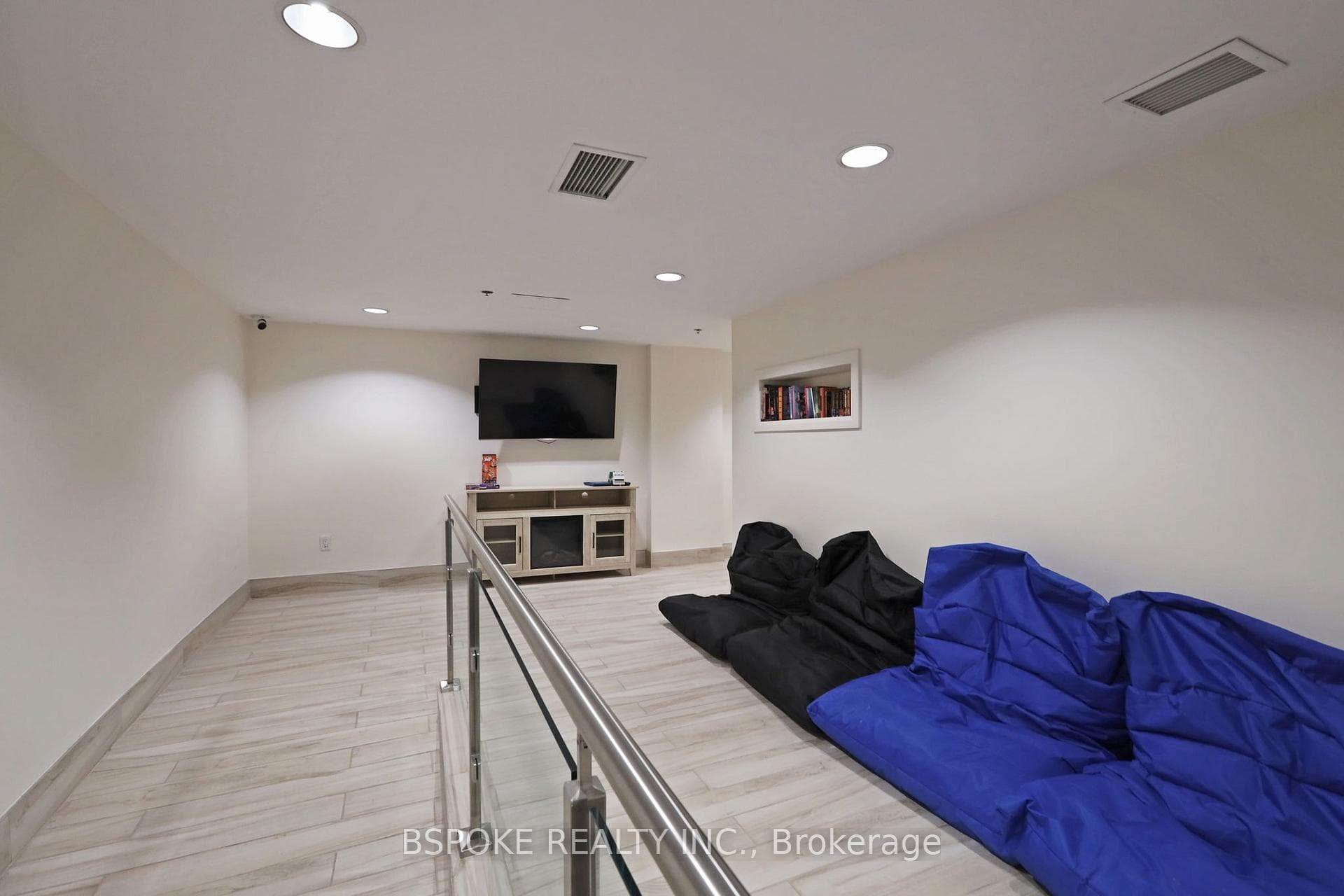 812 Lansdowne Avenue Unit 722 photo 19