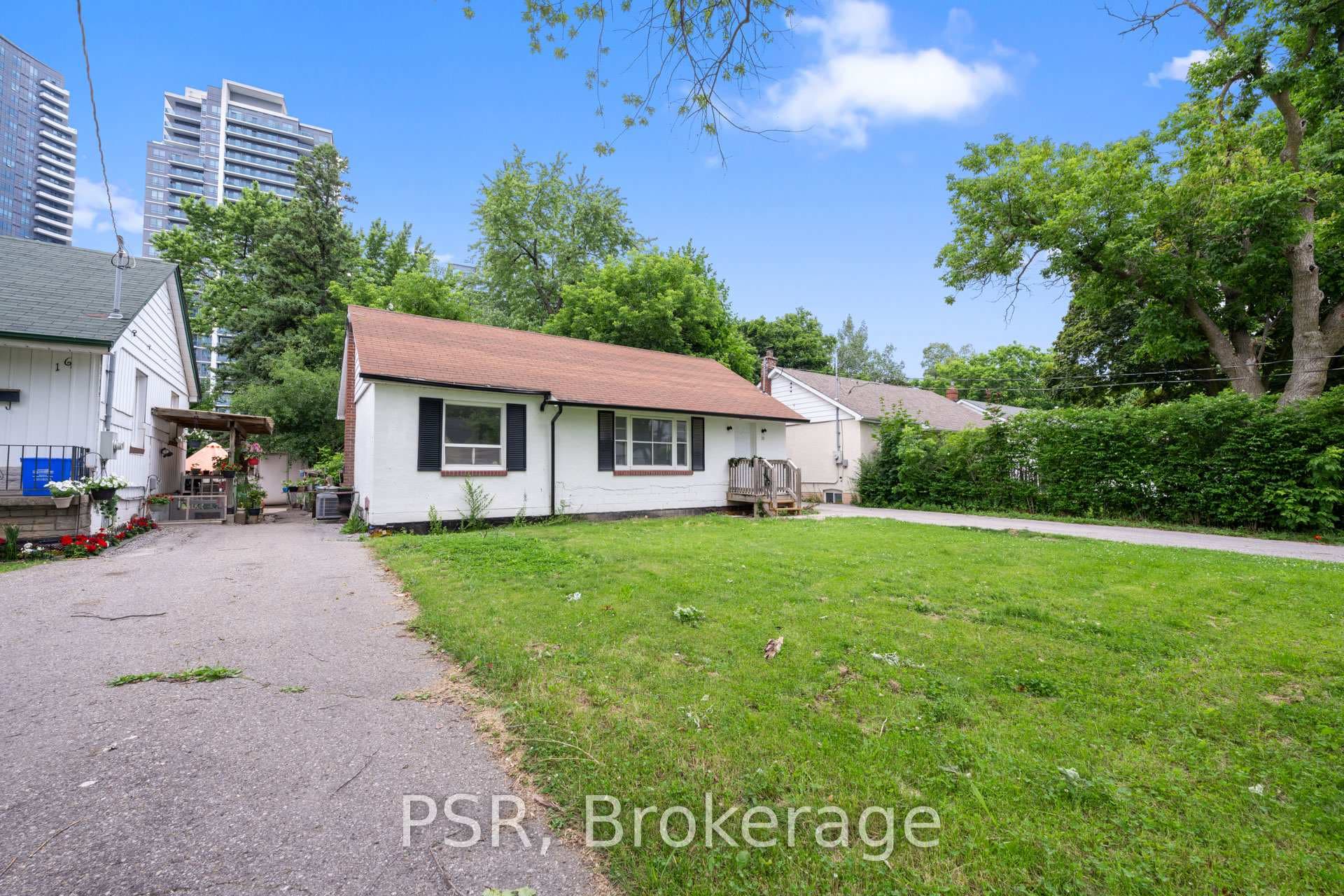18 Grandview Avenue Unit Main Fl photo 3