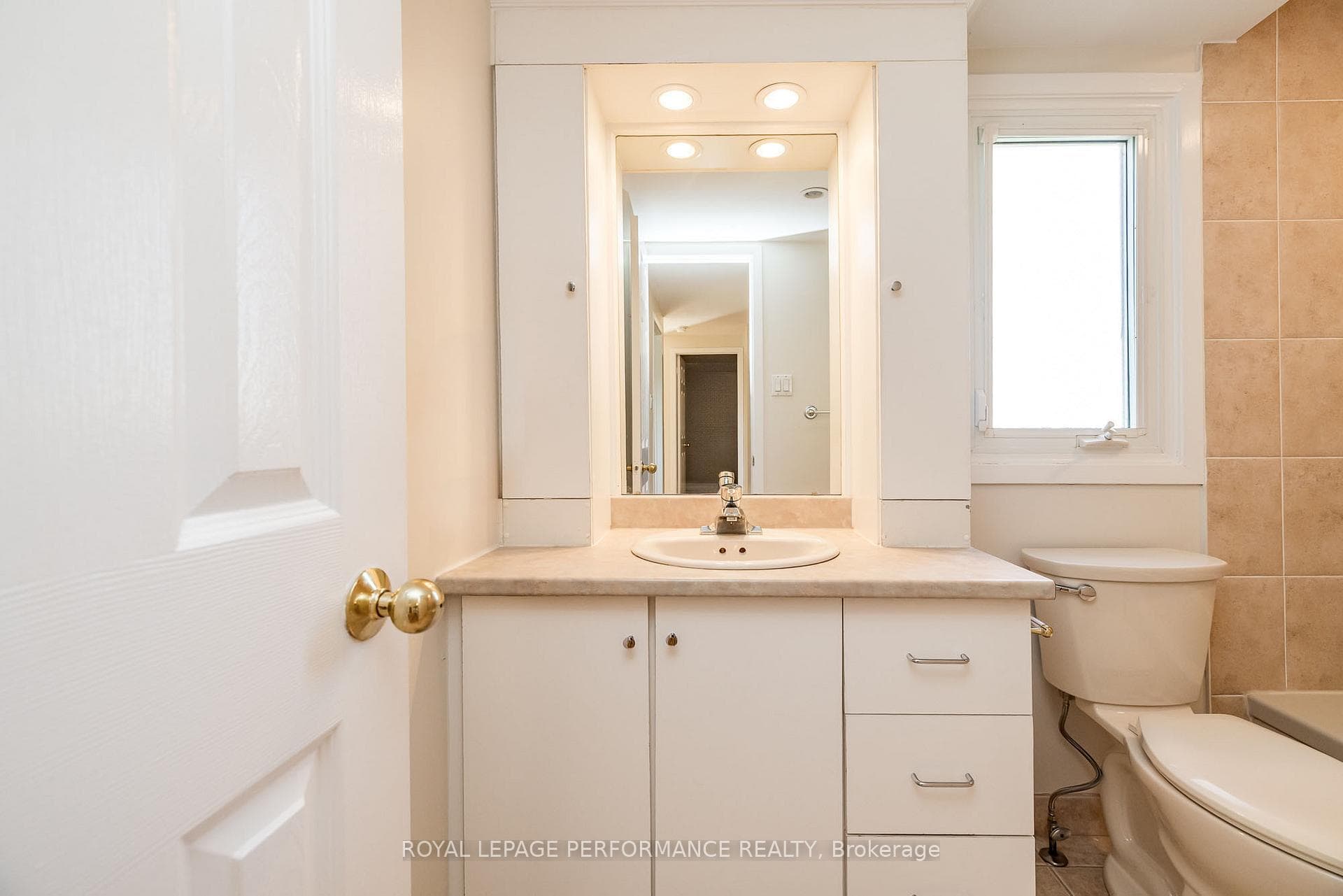 Main bathroom