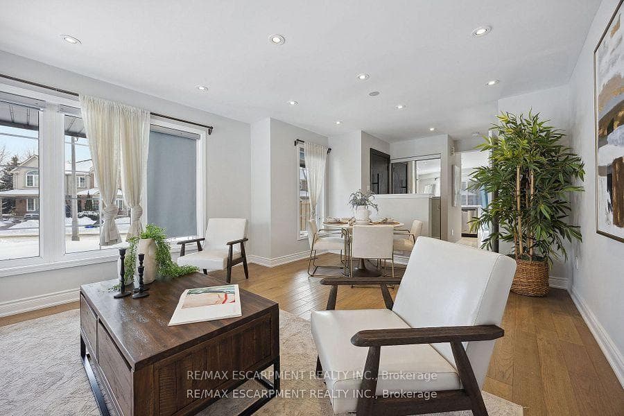 2440 Wooden Hill Circle photo 8
