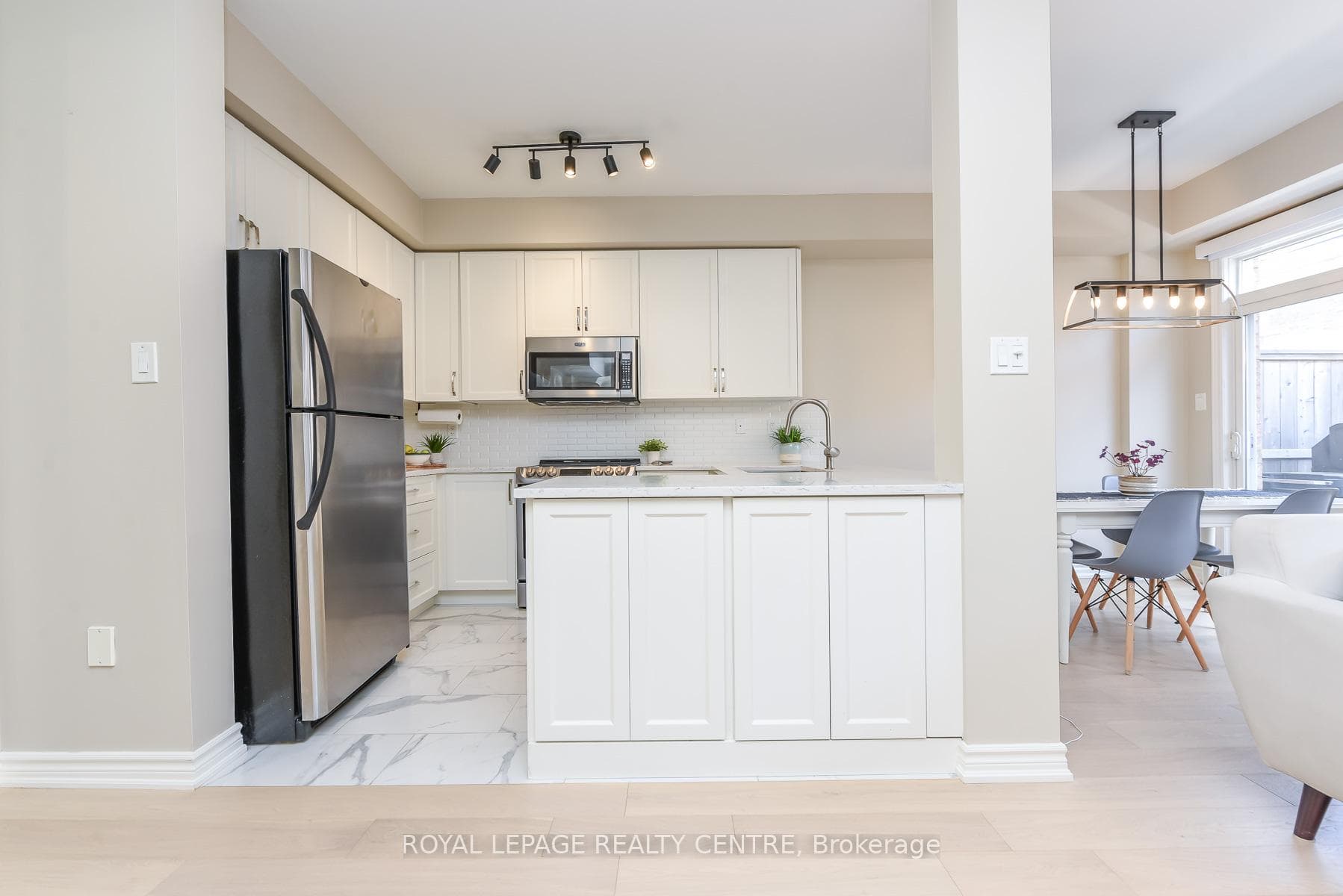 60 Rosewood Avenue Unit 210 photo 10