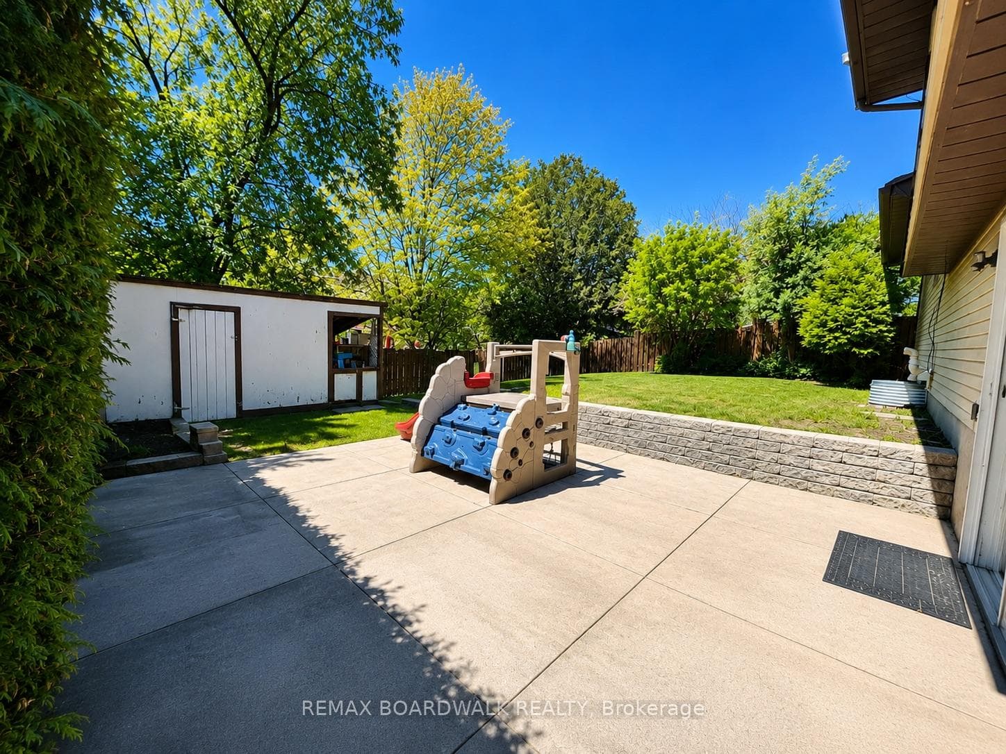 22 BARTLEY Crescent photo 37
