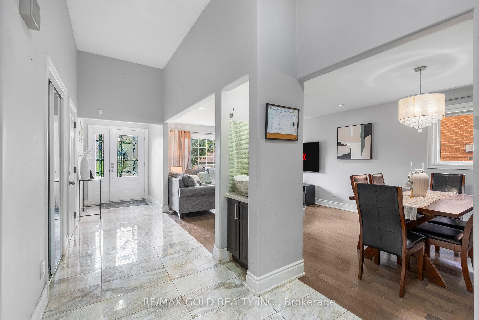 48 Maidstone Crescent photo 11