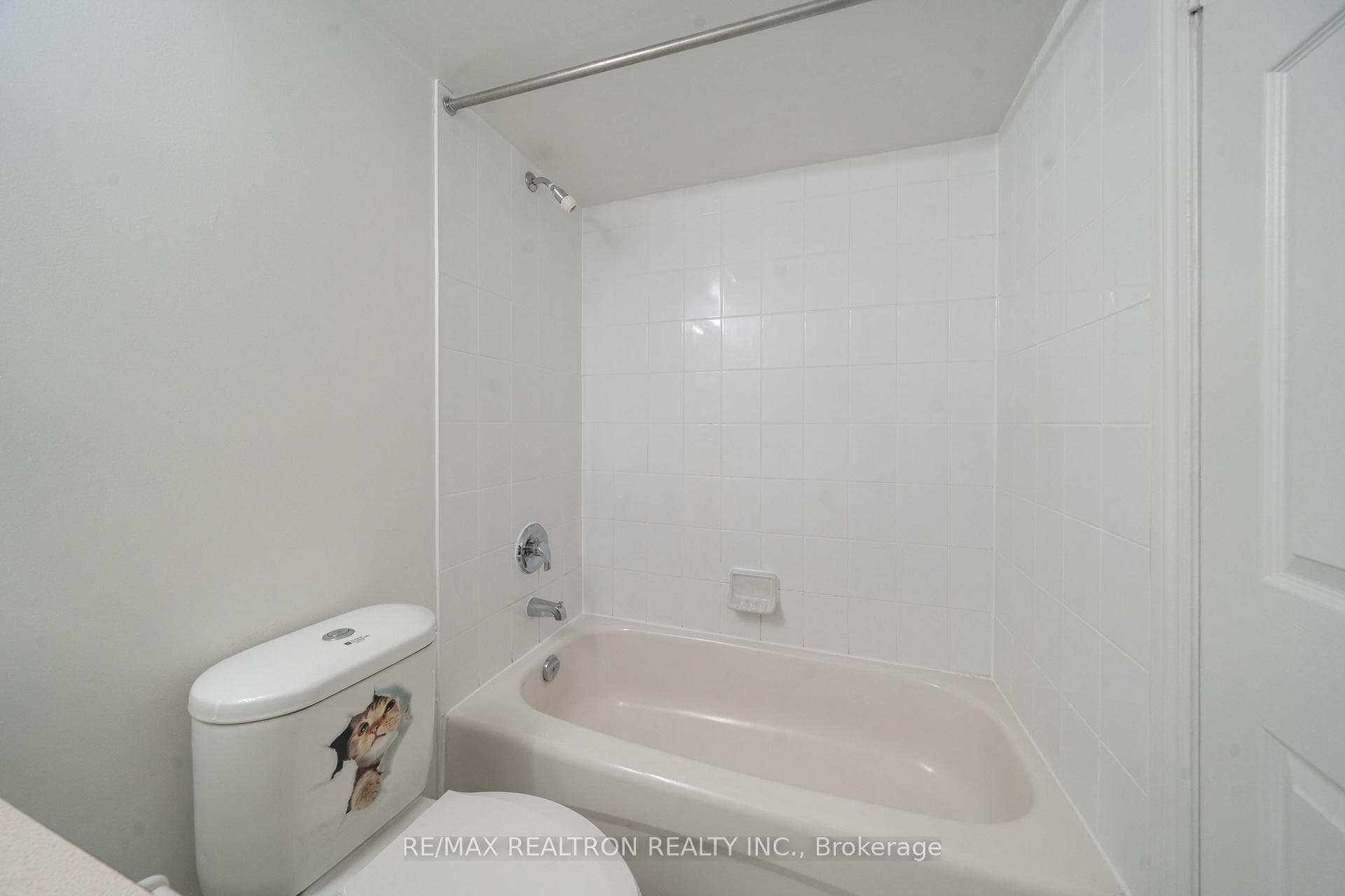 1407 Dupont Street Unit 409 photo 8