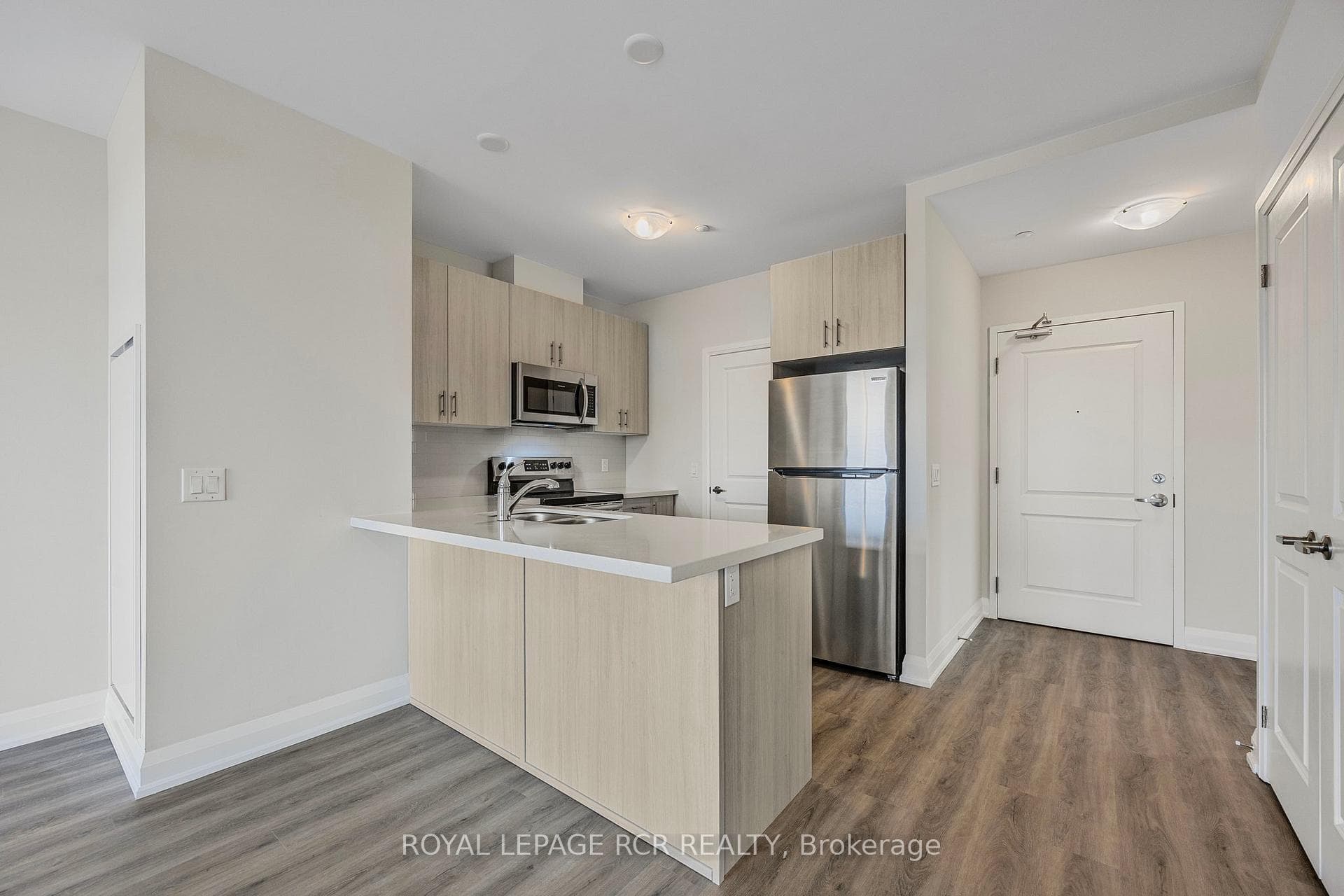 5917 Main Street Unit 610 photo 9