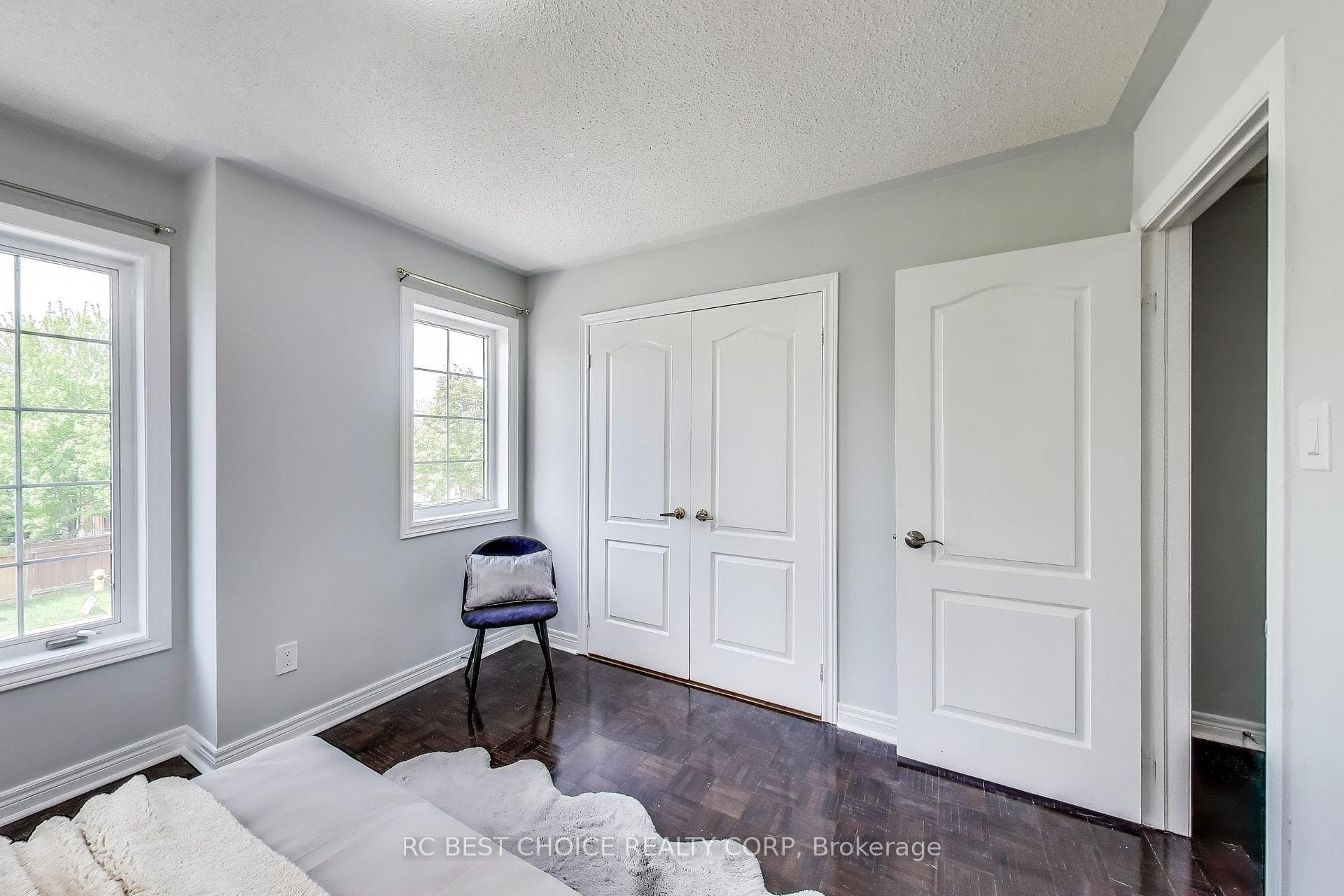 2nd Bedroom w/Double Closet