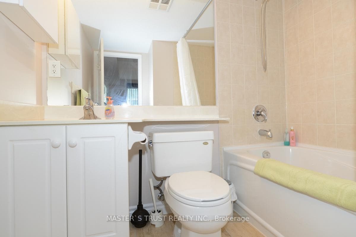 2206-7 Lorraine Drive photo 7