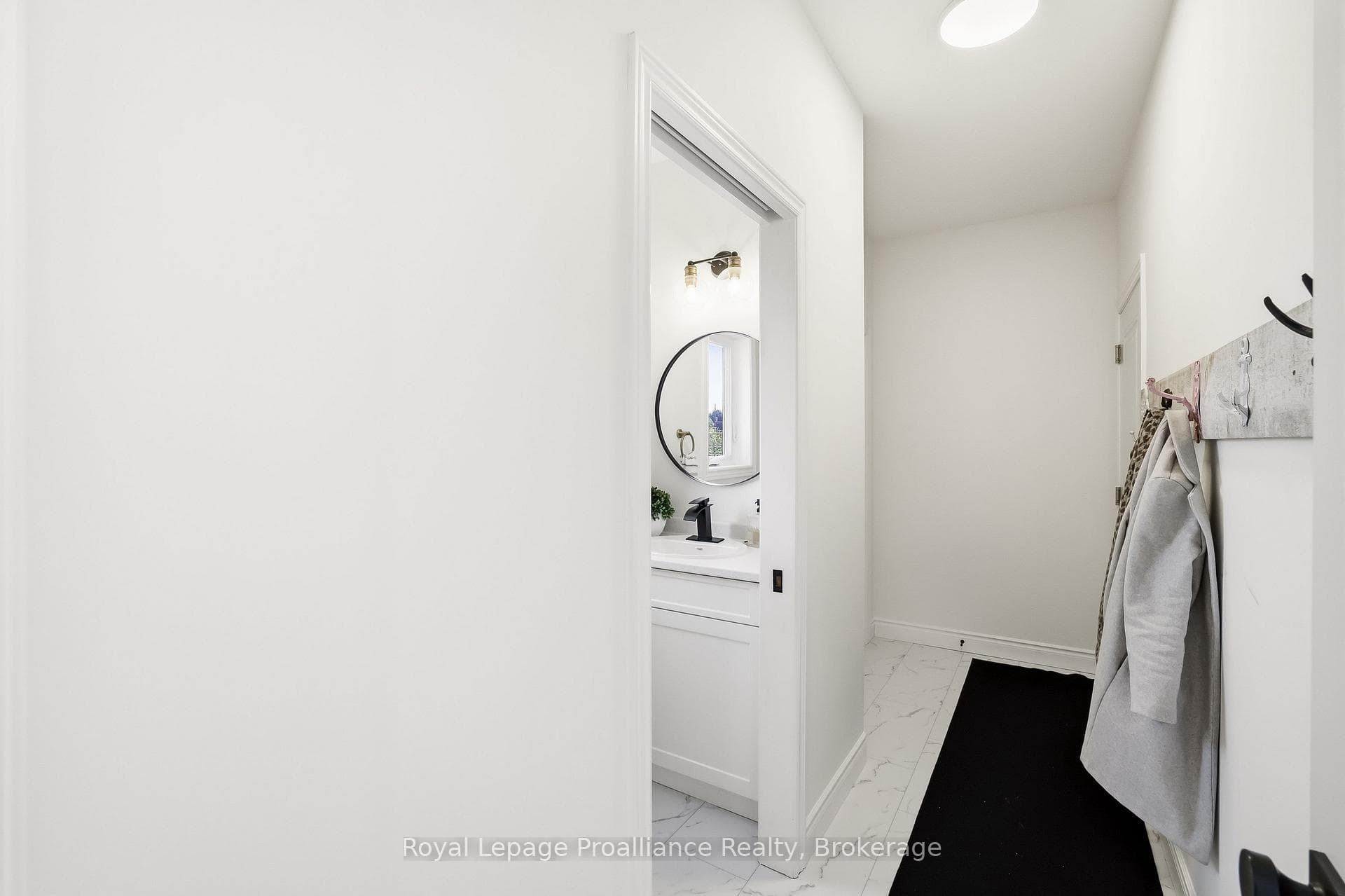 35 Rabbit Road photo 18