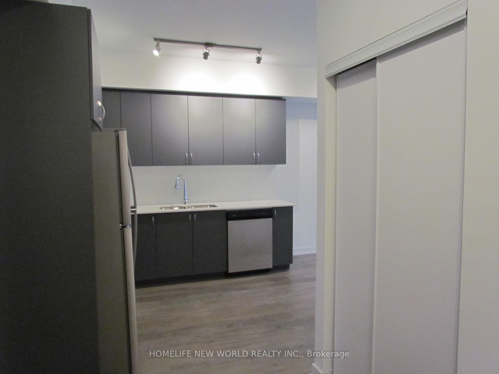 56 Lakeside Terrace Unit 714 photo 5