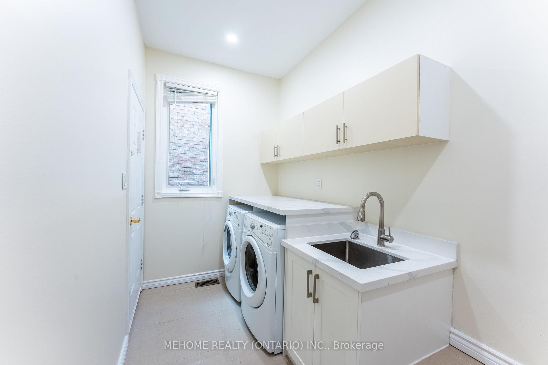 45 Meadowcliffe Avenue photo 10