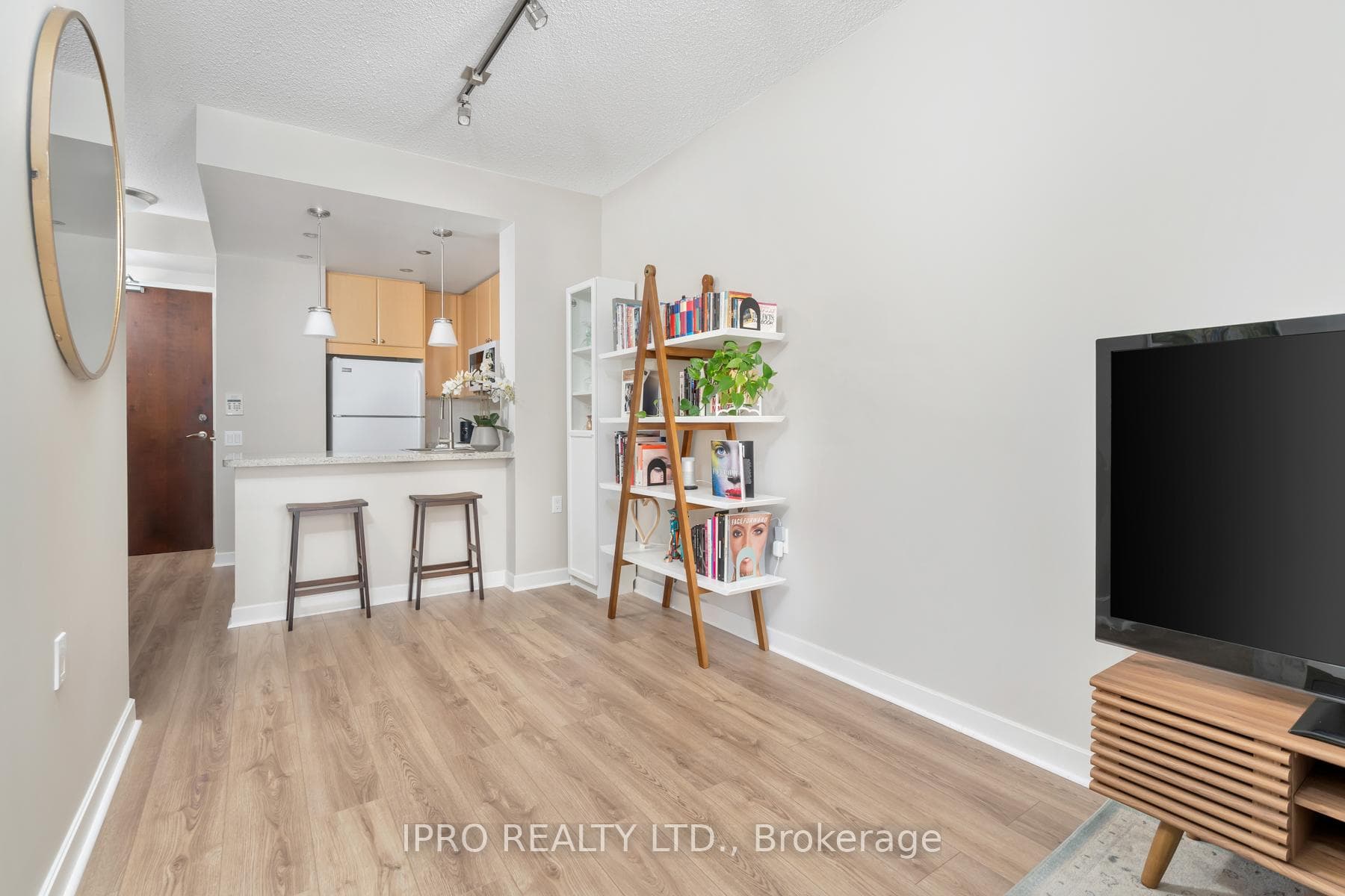 85 Bloor Street Unit 604 photo 24