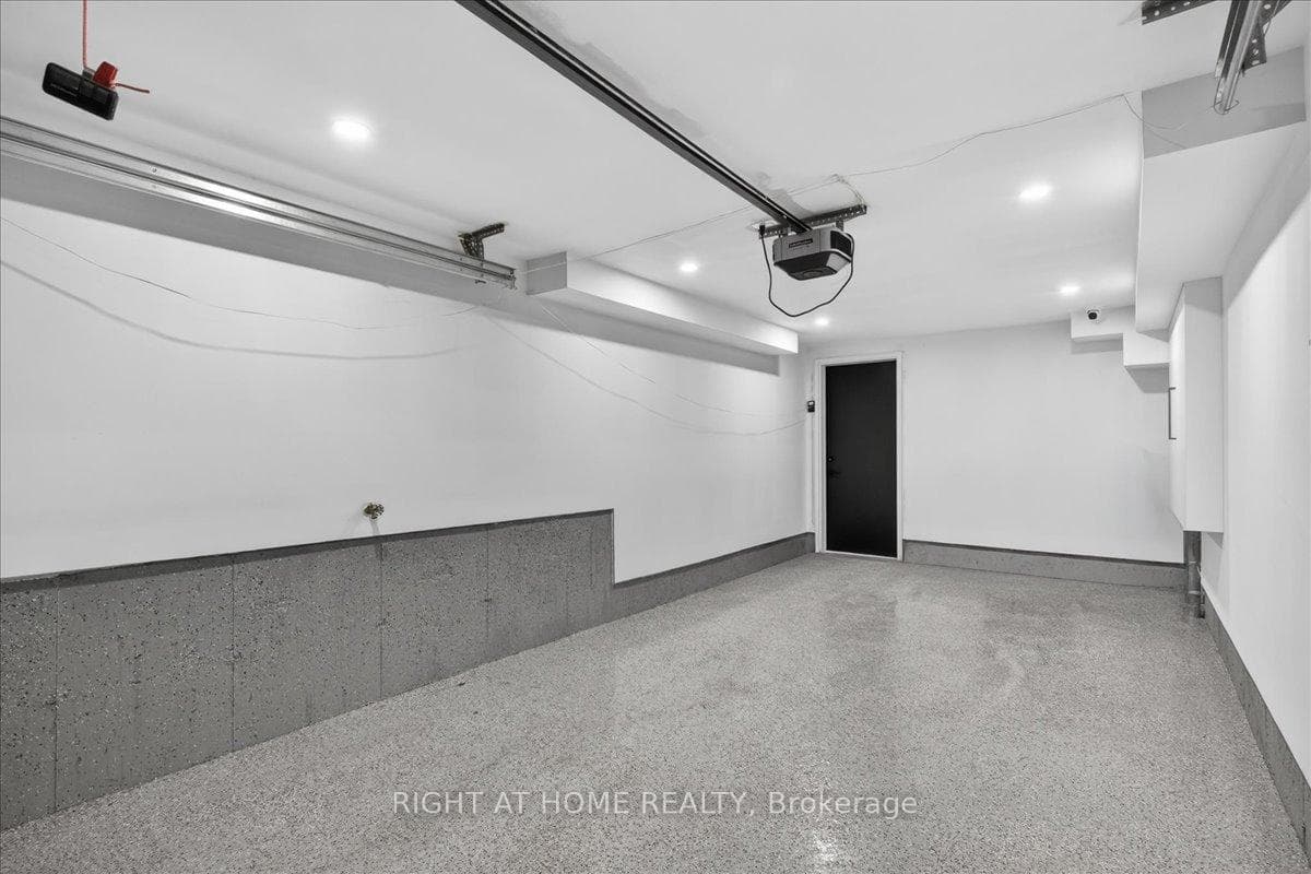 15B ROSEMEADE Avenue photo 50