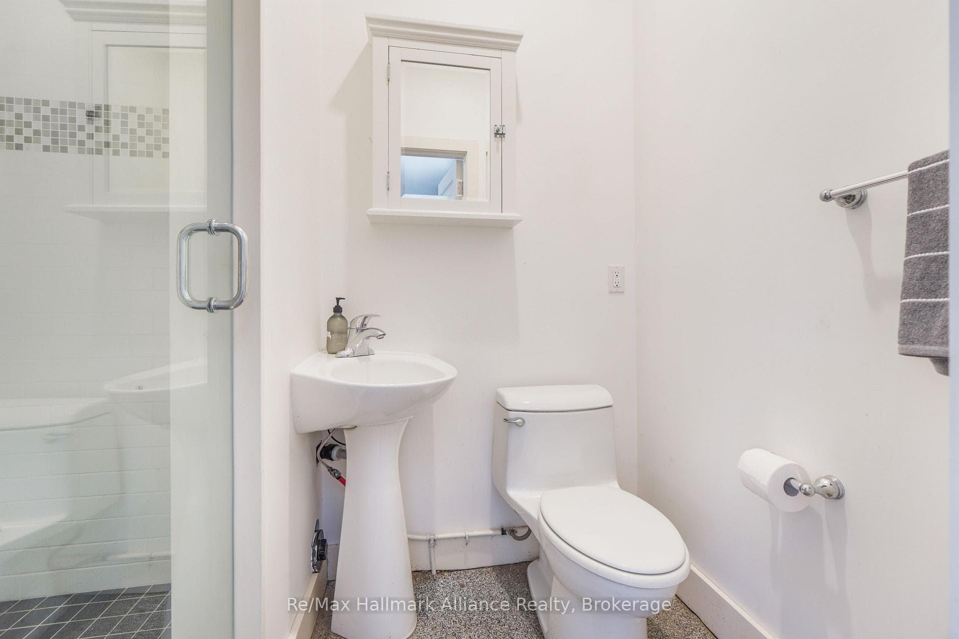 Garage 3 piece bathroom