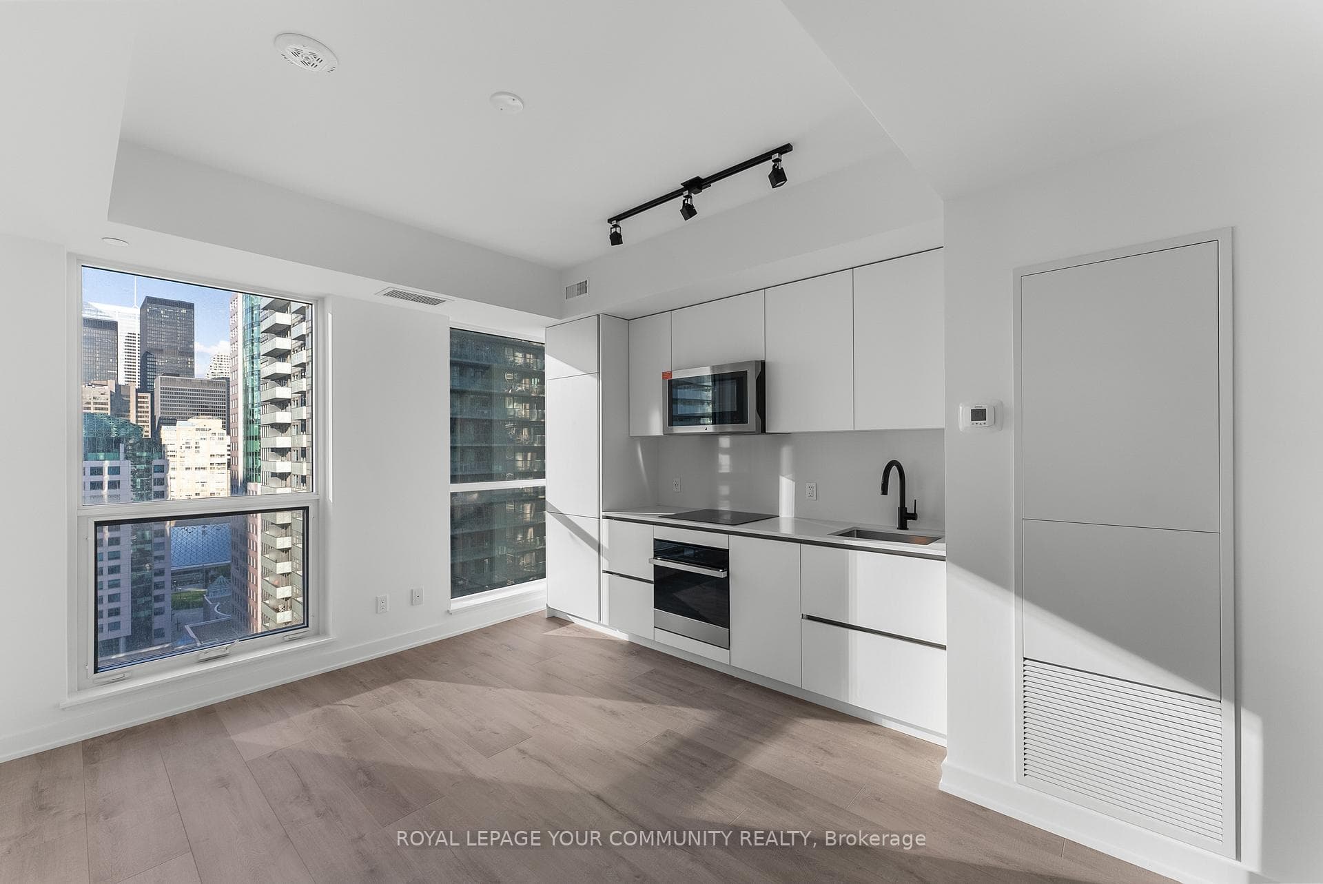 327 King Street Unit 4502 photo 2