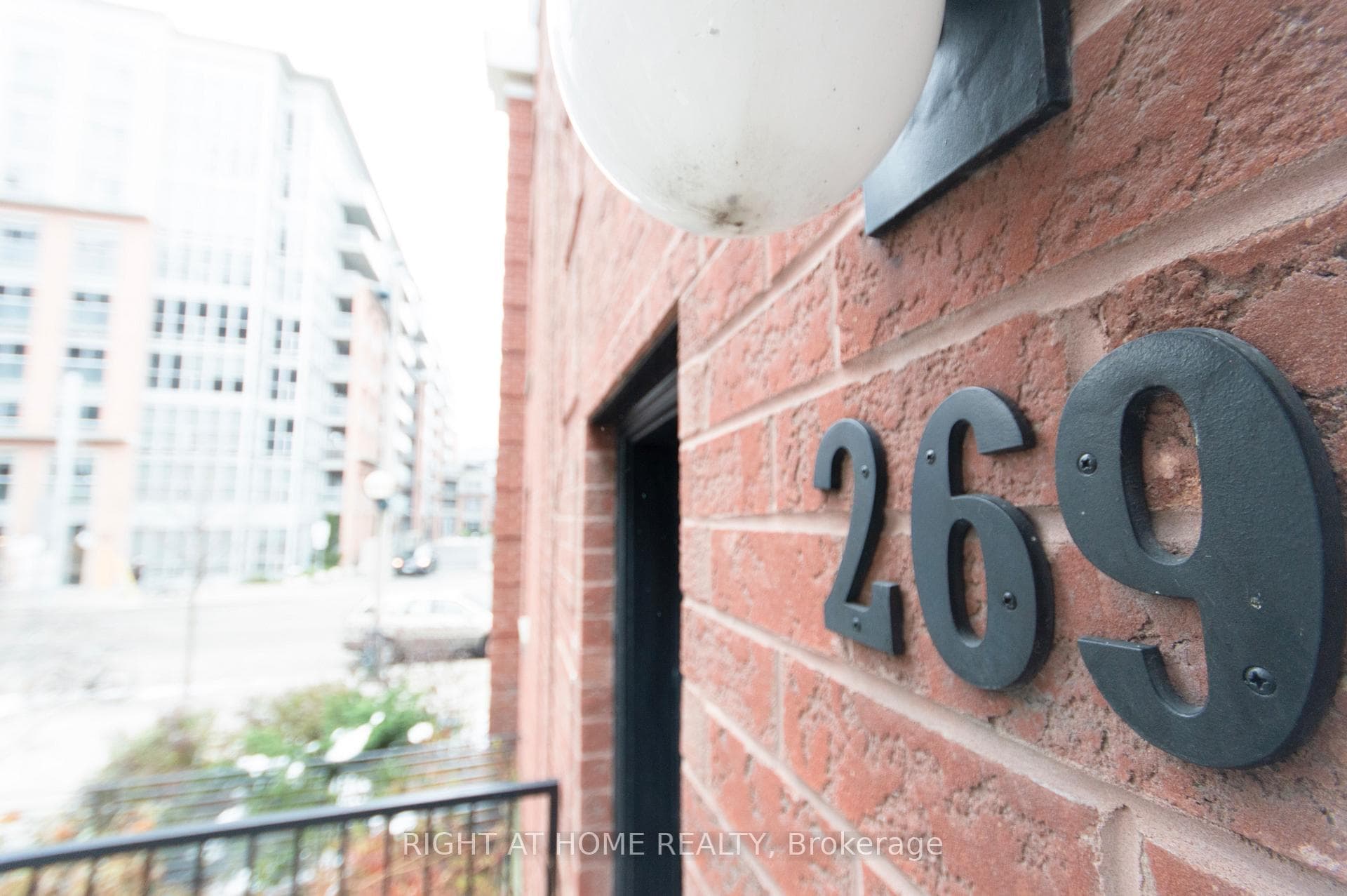 70 Douro Street Unit 269 photo 2