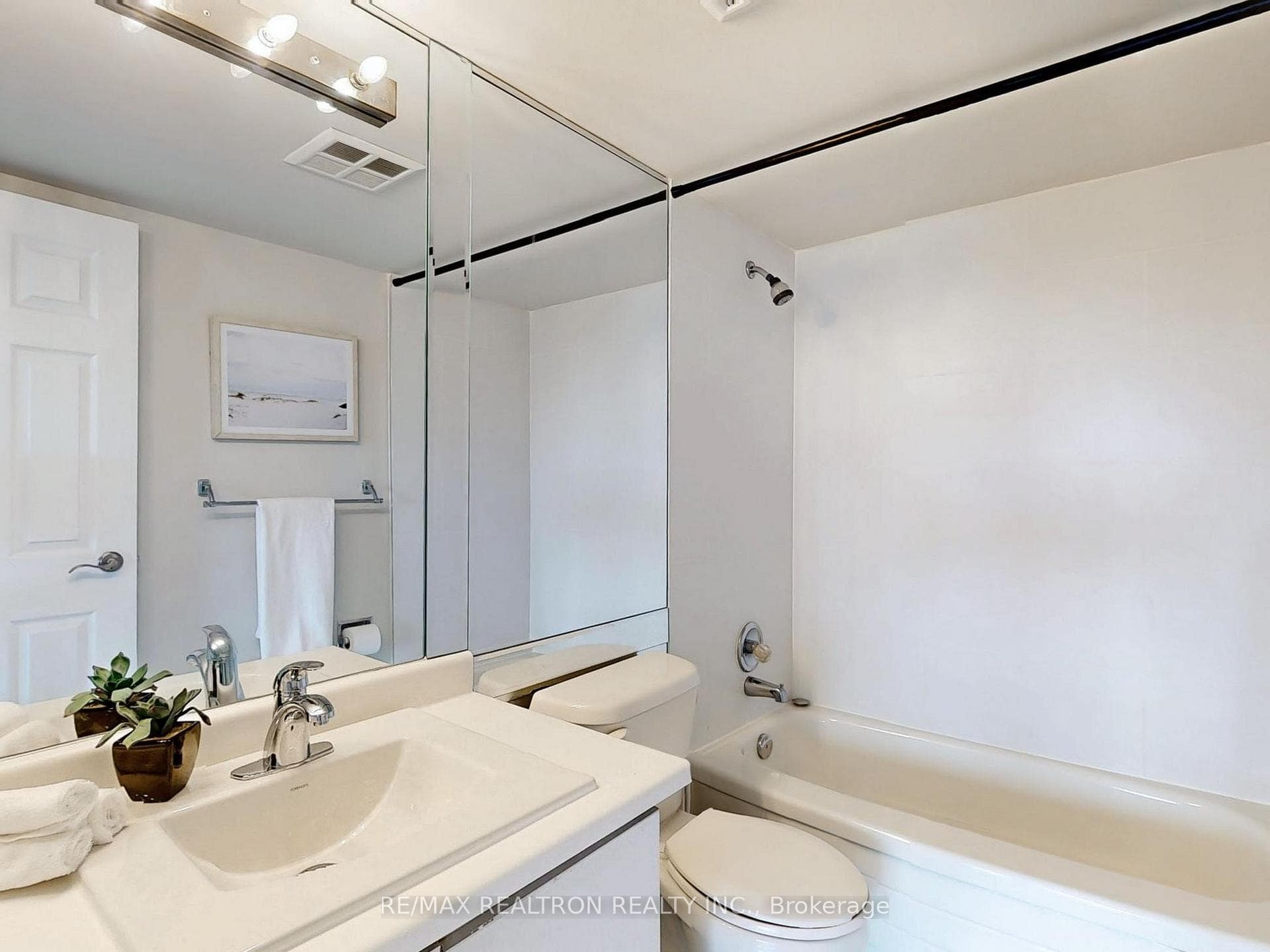 7440 Bathurst Street Unit 712 photo 24