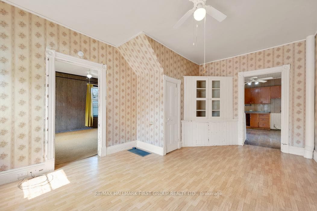 567 Moira Street photo 14