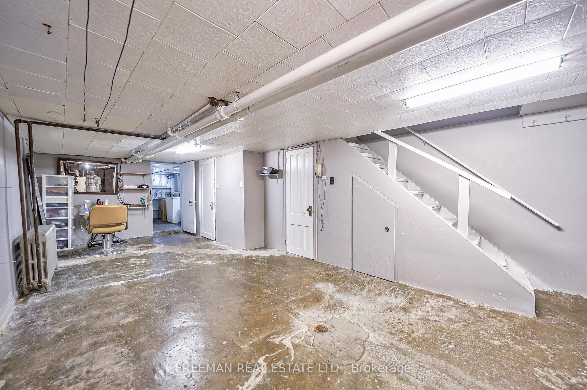 109 Barton Avenue photo 27