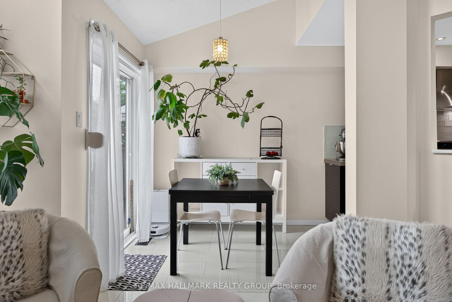 63 Palmadeo Drive photo 14