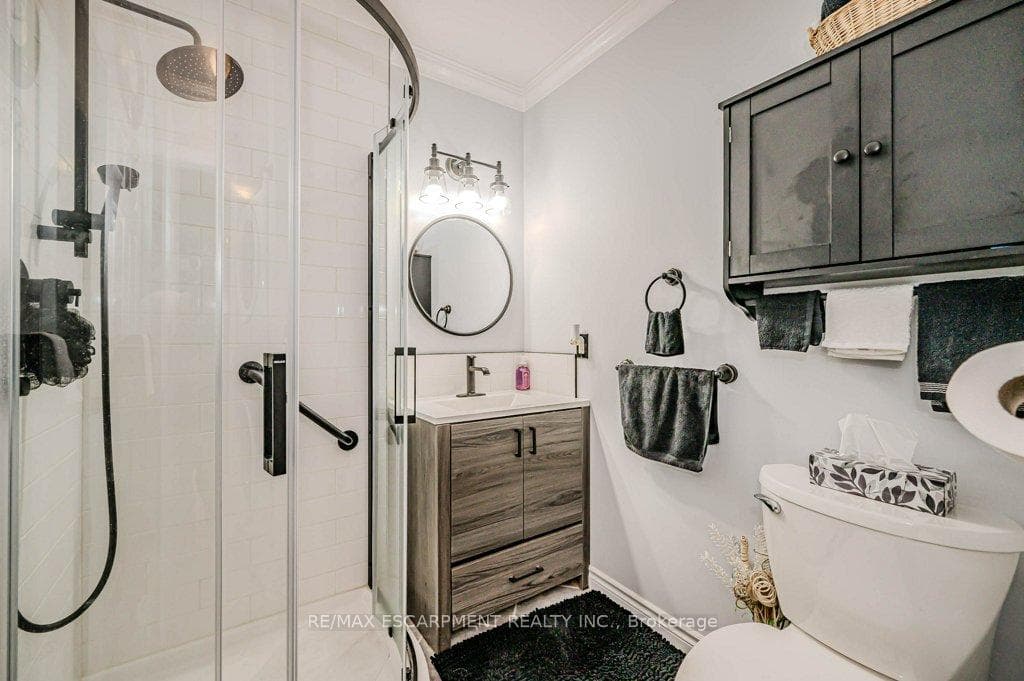 2378 Headon Road photo 23