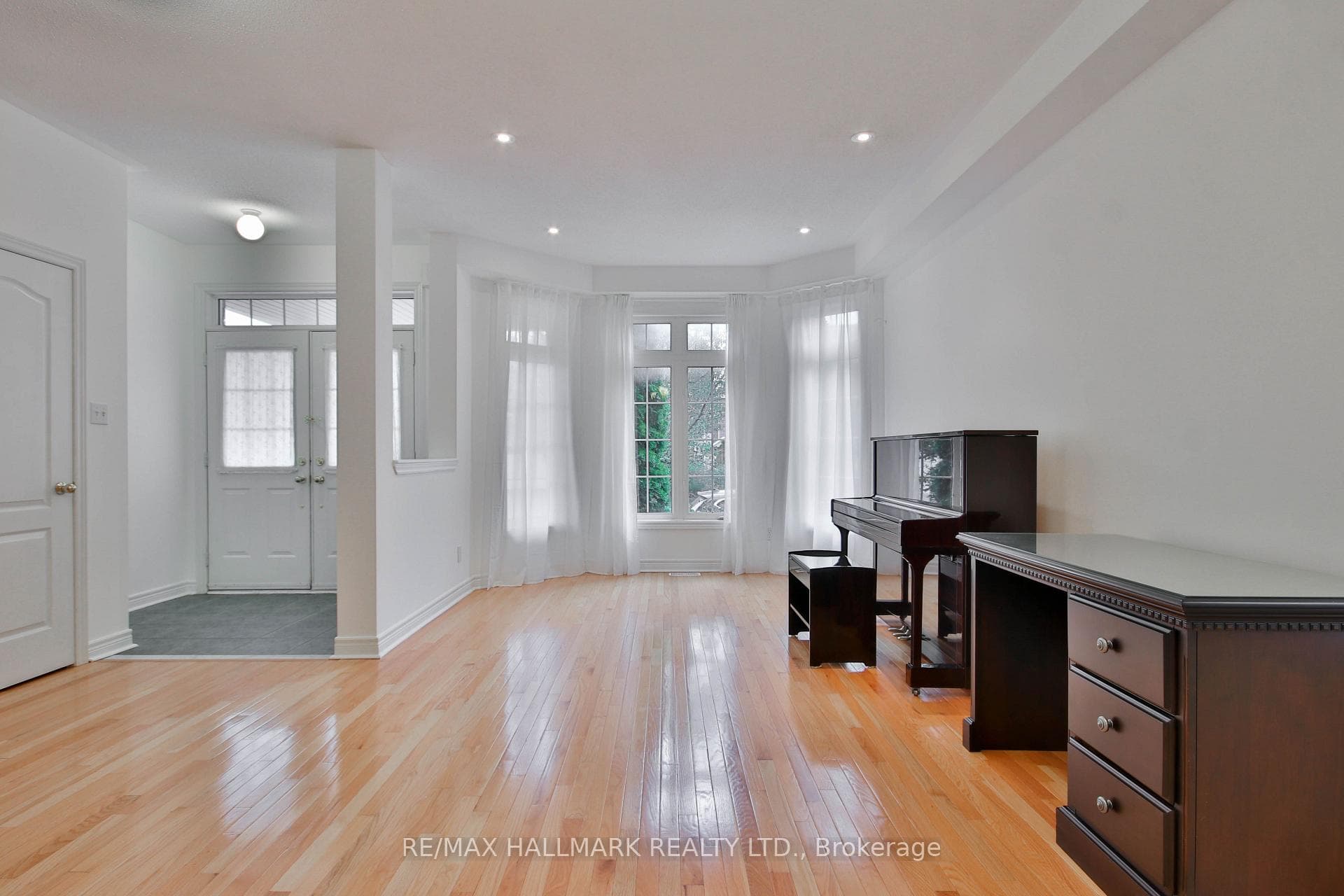15 Briarglen Road photo 6