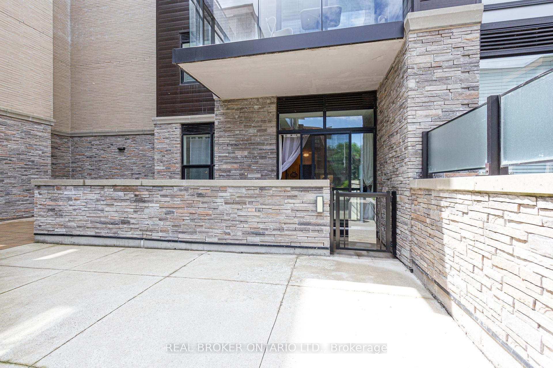1575 Lakeshore Road Unit 161 photo 22