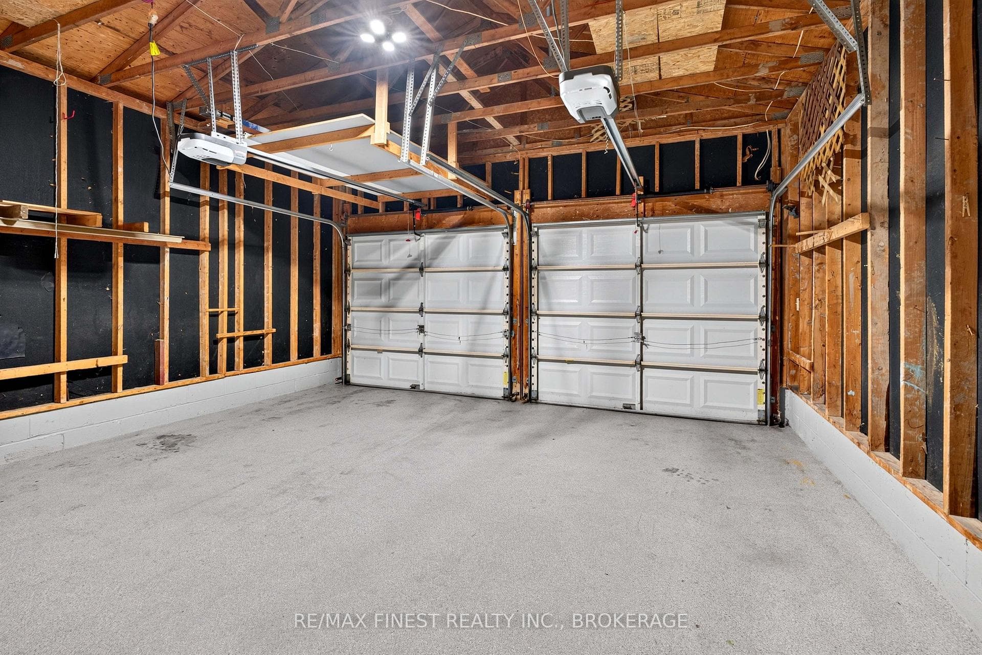 886 Bridle Path Crescent photo 40