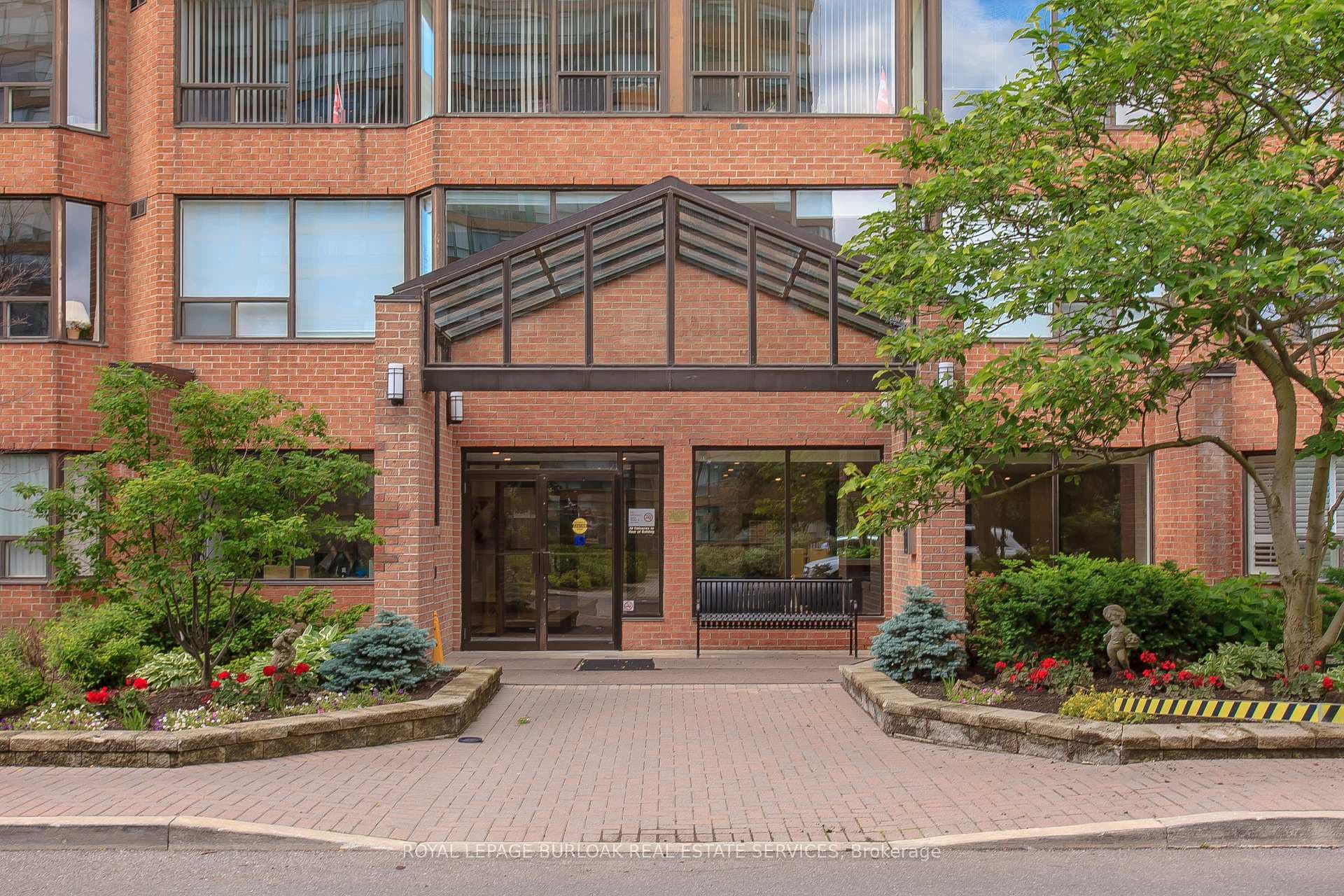 1270 Maple Crossing Boulevard Unit PH2 photo 38