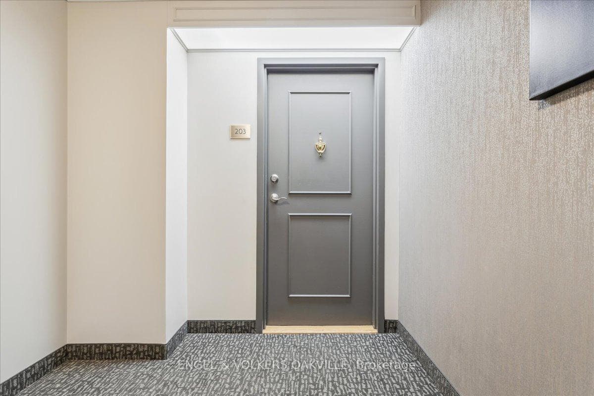 1272 Ontario Street Unit 203 photo 5