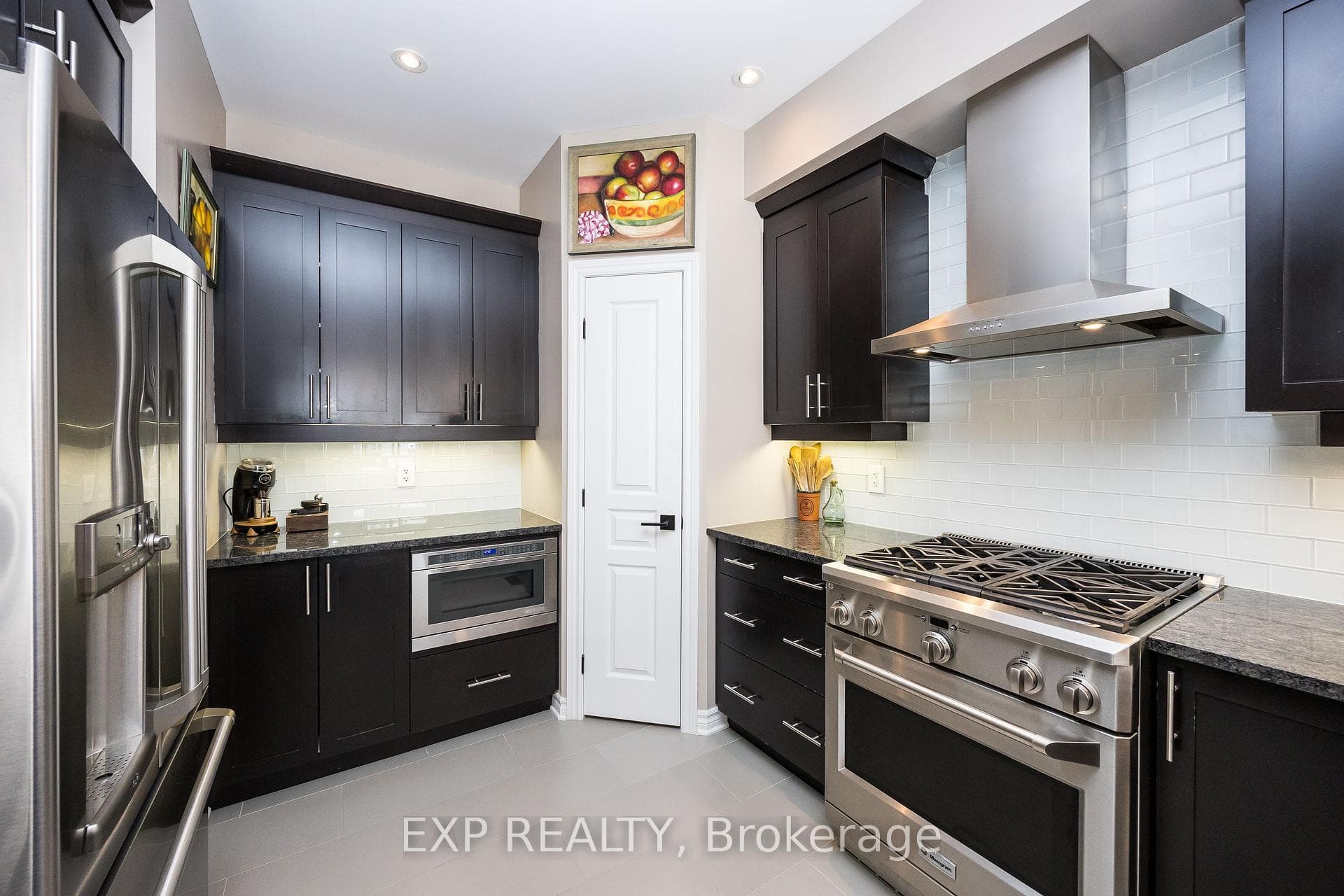 1004 Ottenbrite Crescent photo 12