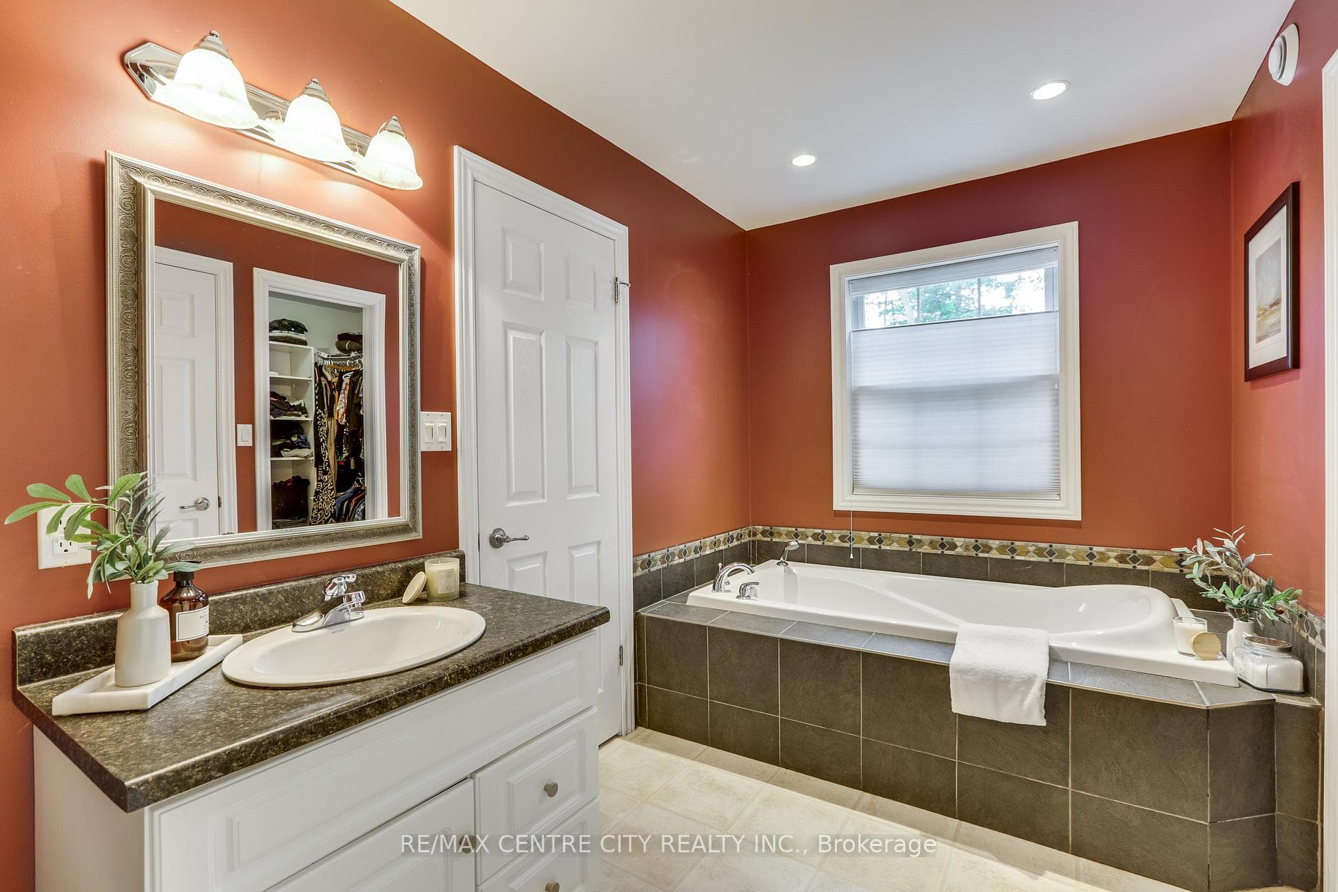 26098 Kerwood Road photo 10