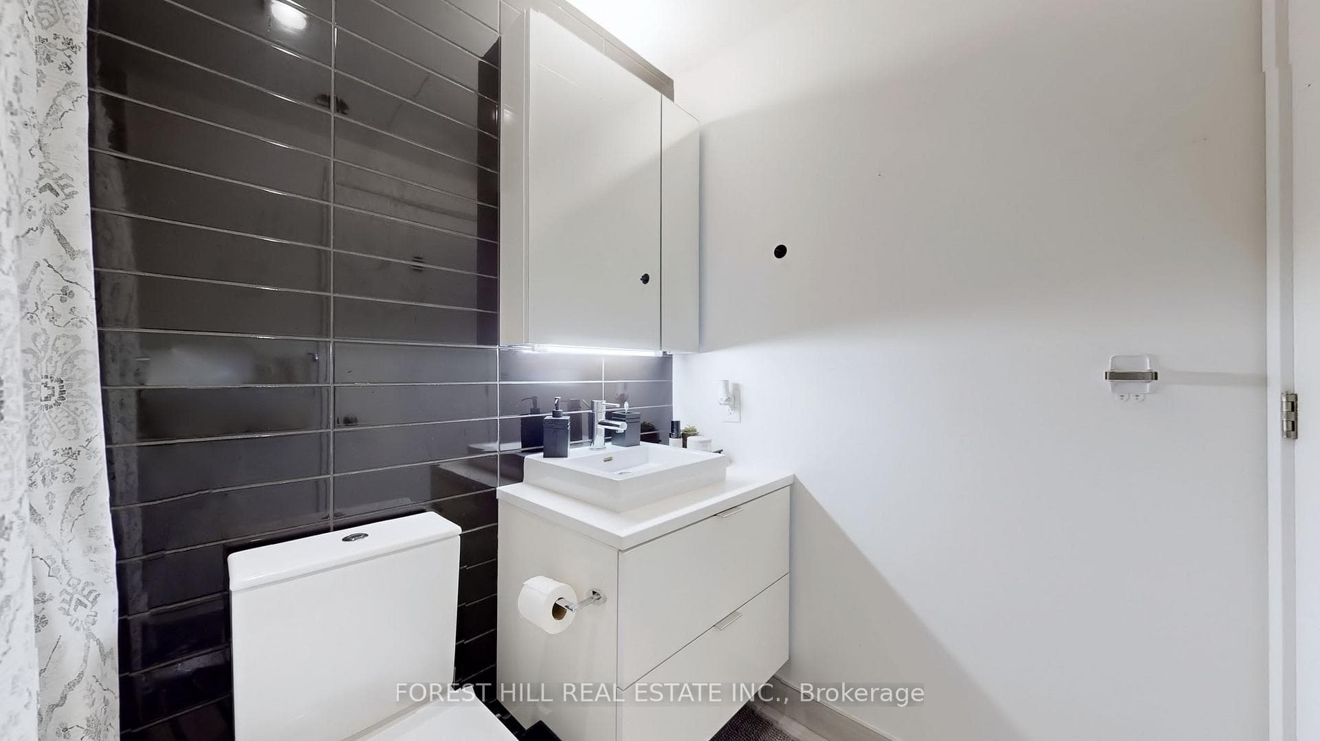 170 Bayview Avenue Unit 1407 photo 20