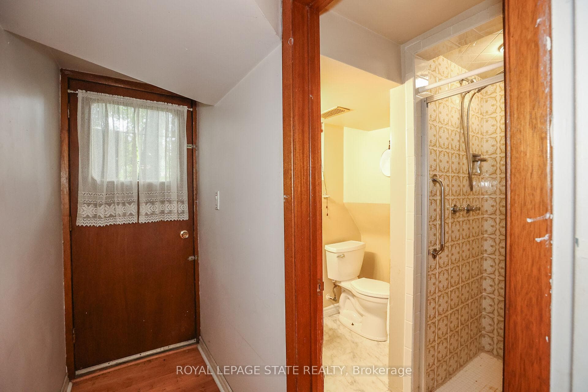 19 Hillview Drive photo 30