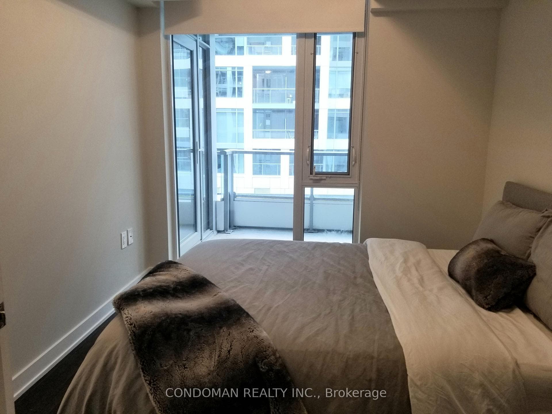 27 Bathurst Street Unit 415W photo 6