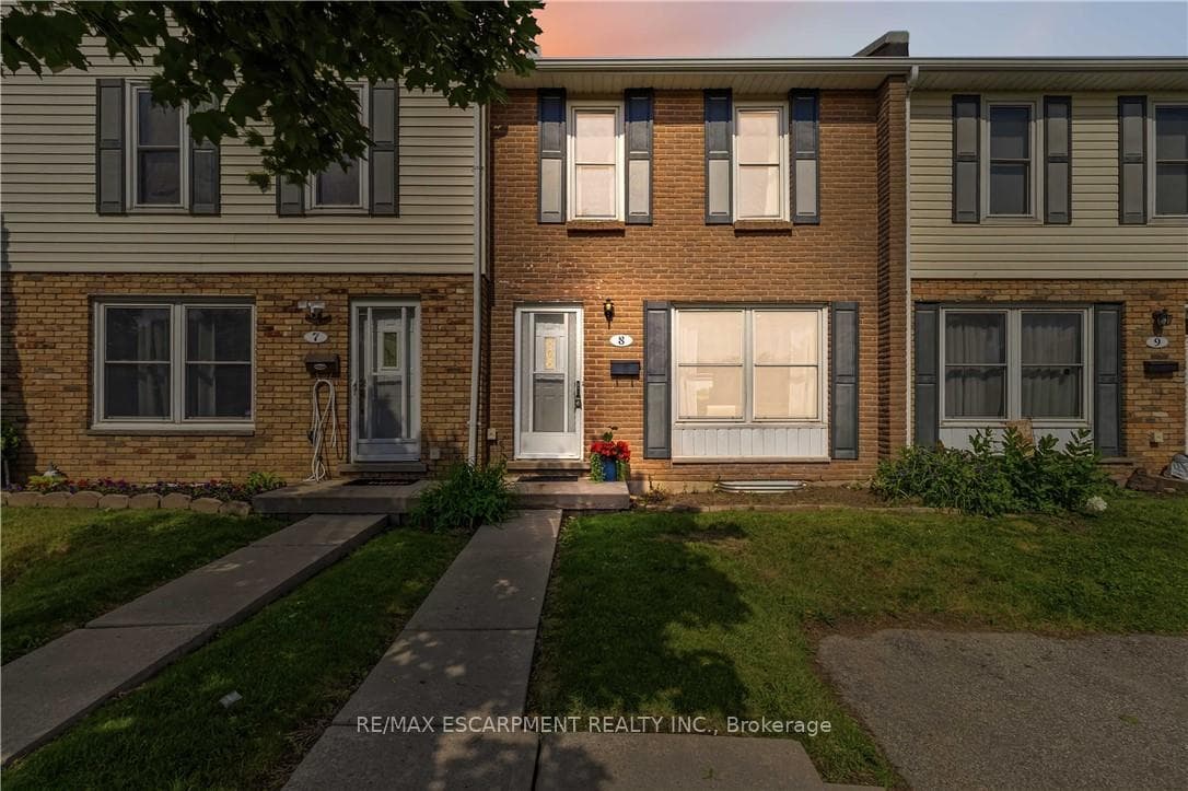 596 GREY Street Unit 8 photo 1