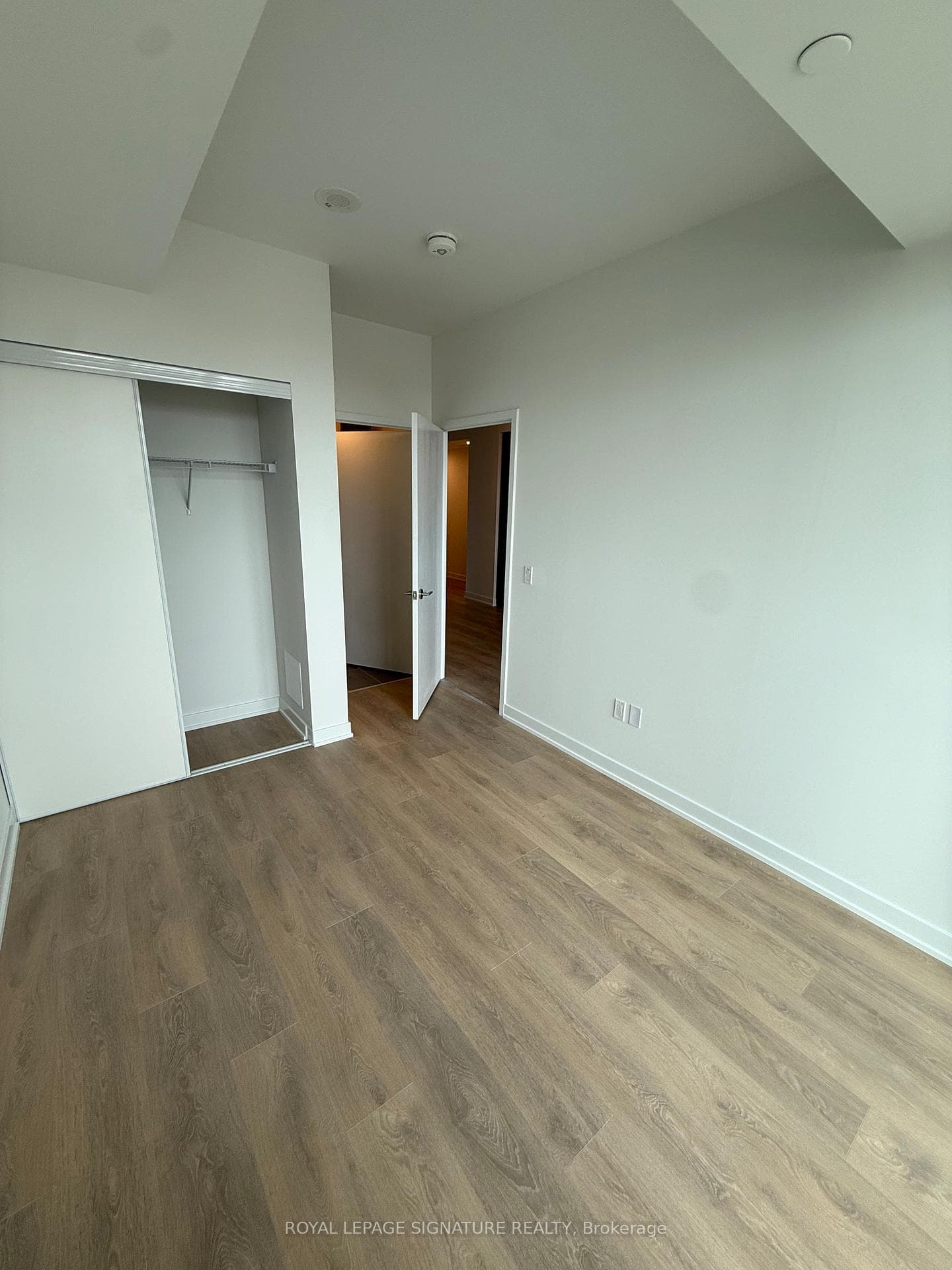 1 Fairview Road Unit 503 photo 4