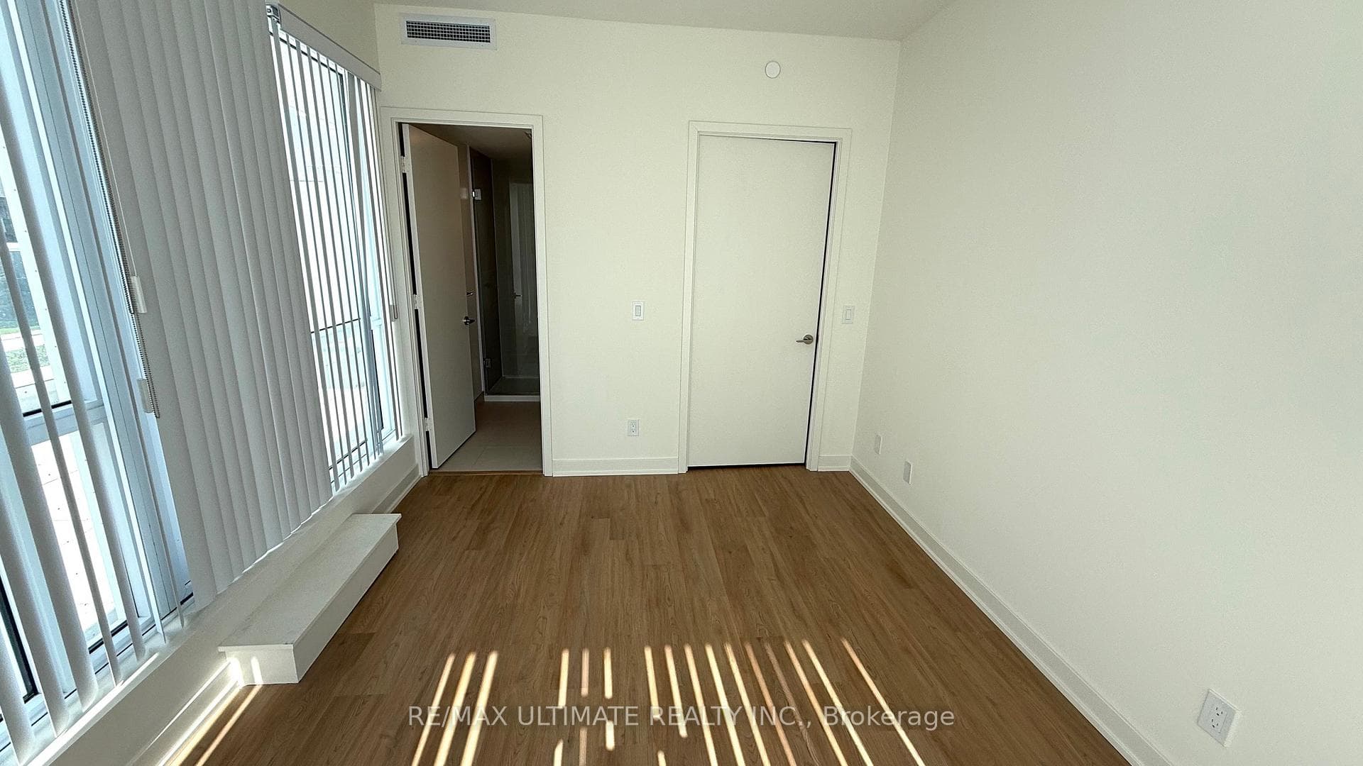 10 Deerlick Court Unit 404 photo 12
