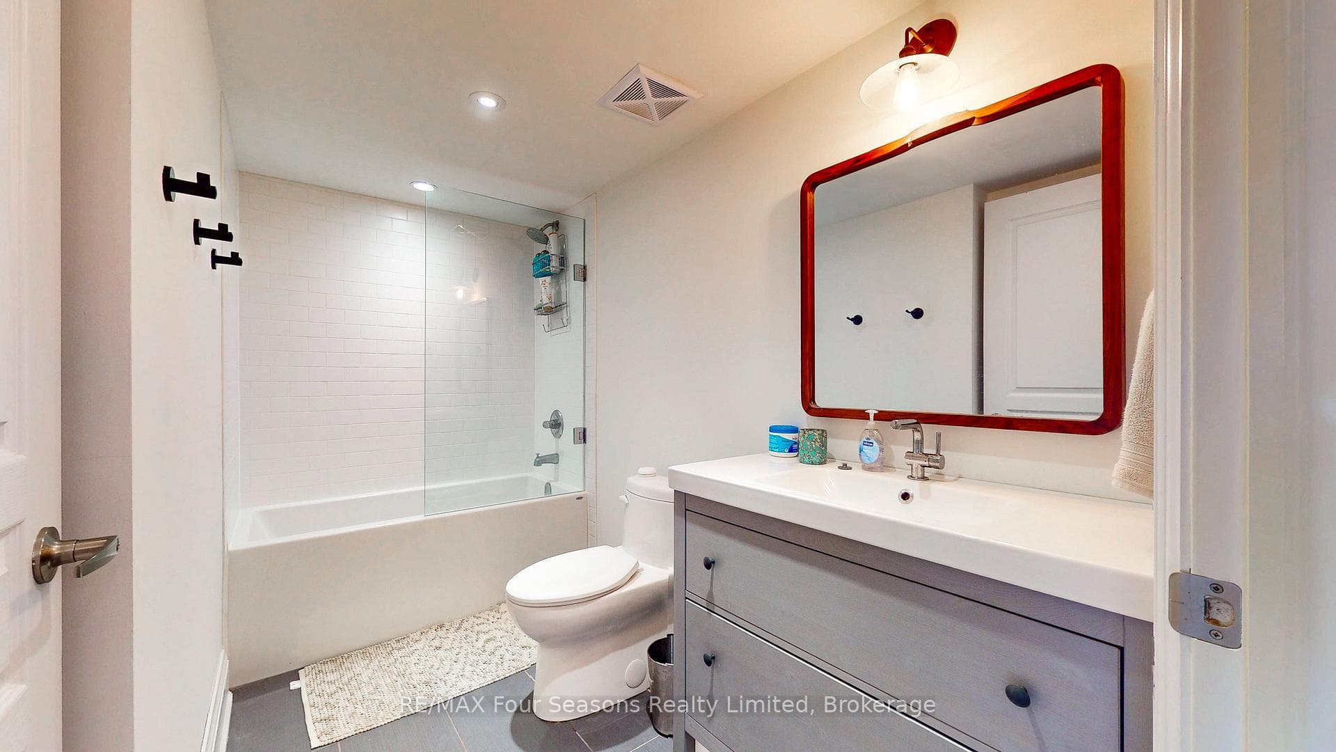 6 Anchorage Crescent Unit 203 photo 15