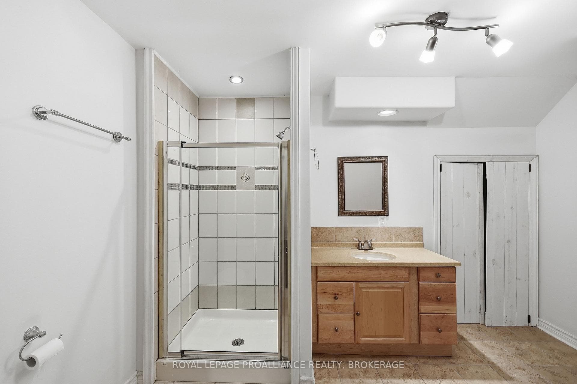 1461 English Way photo 45