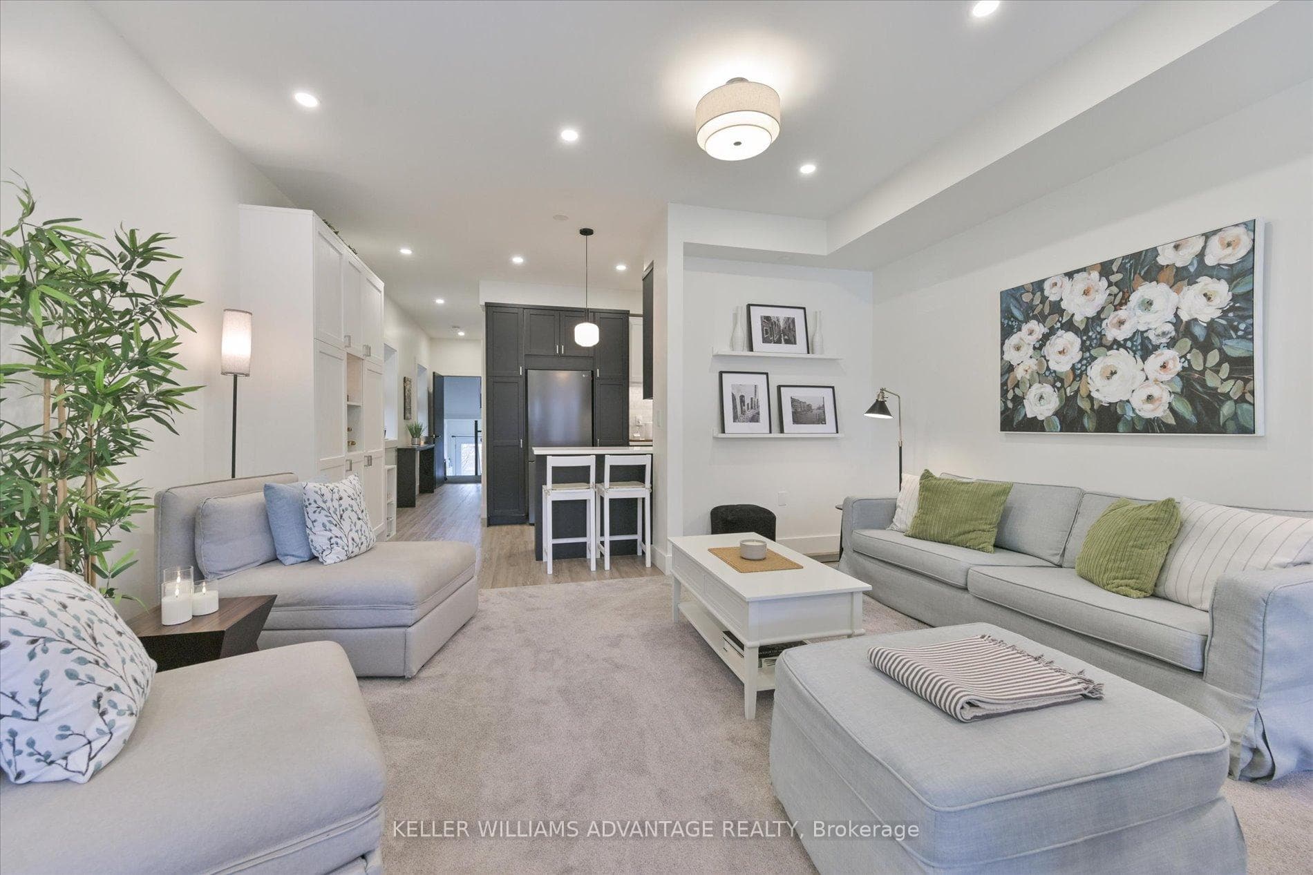 1568 Dundas Street photo 7