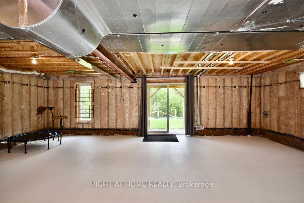 33 Emerald Street photo 34
