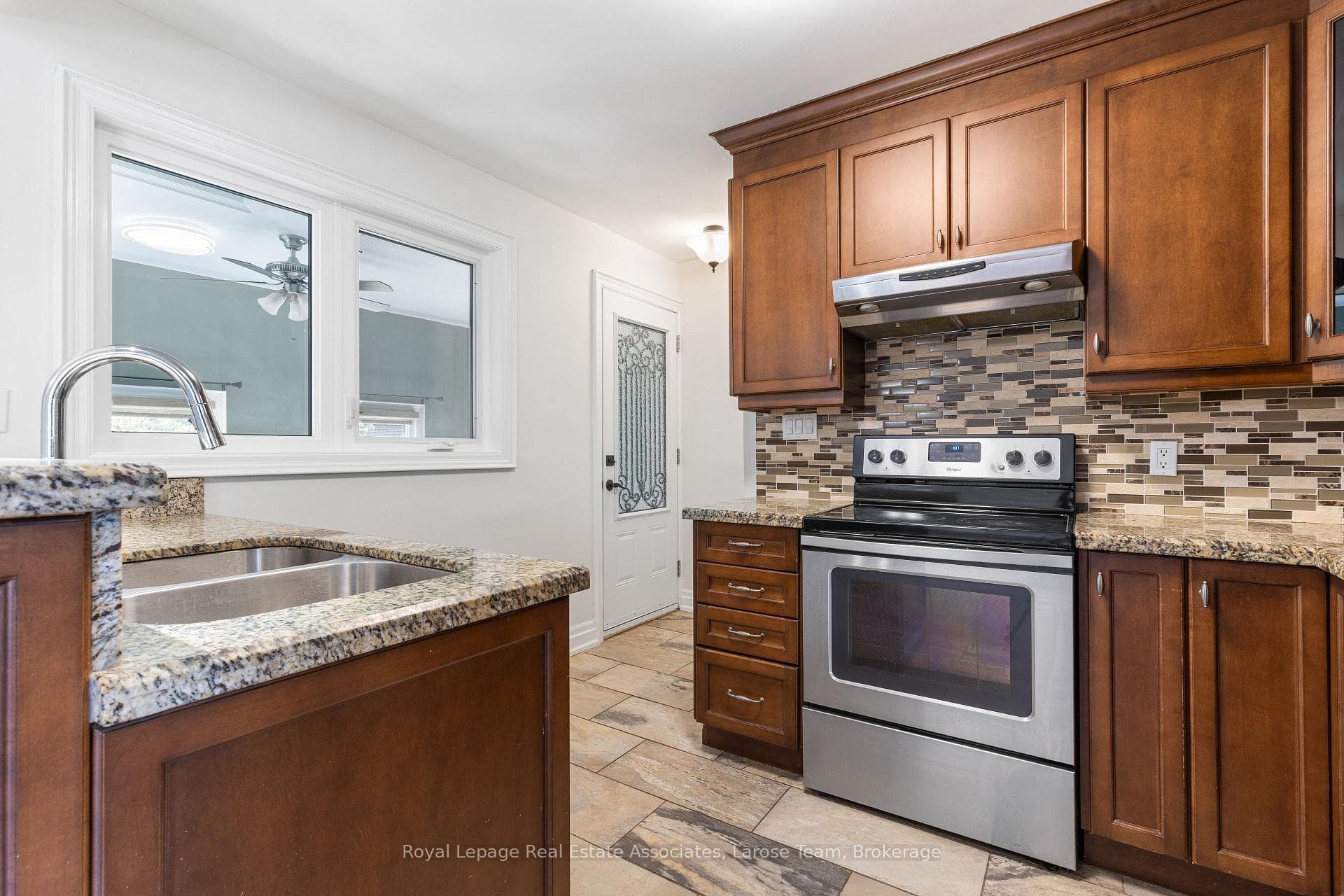 236 Woodale Avenue photo 10